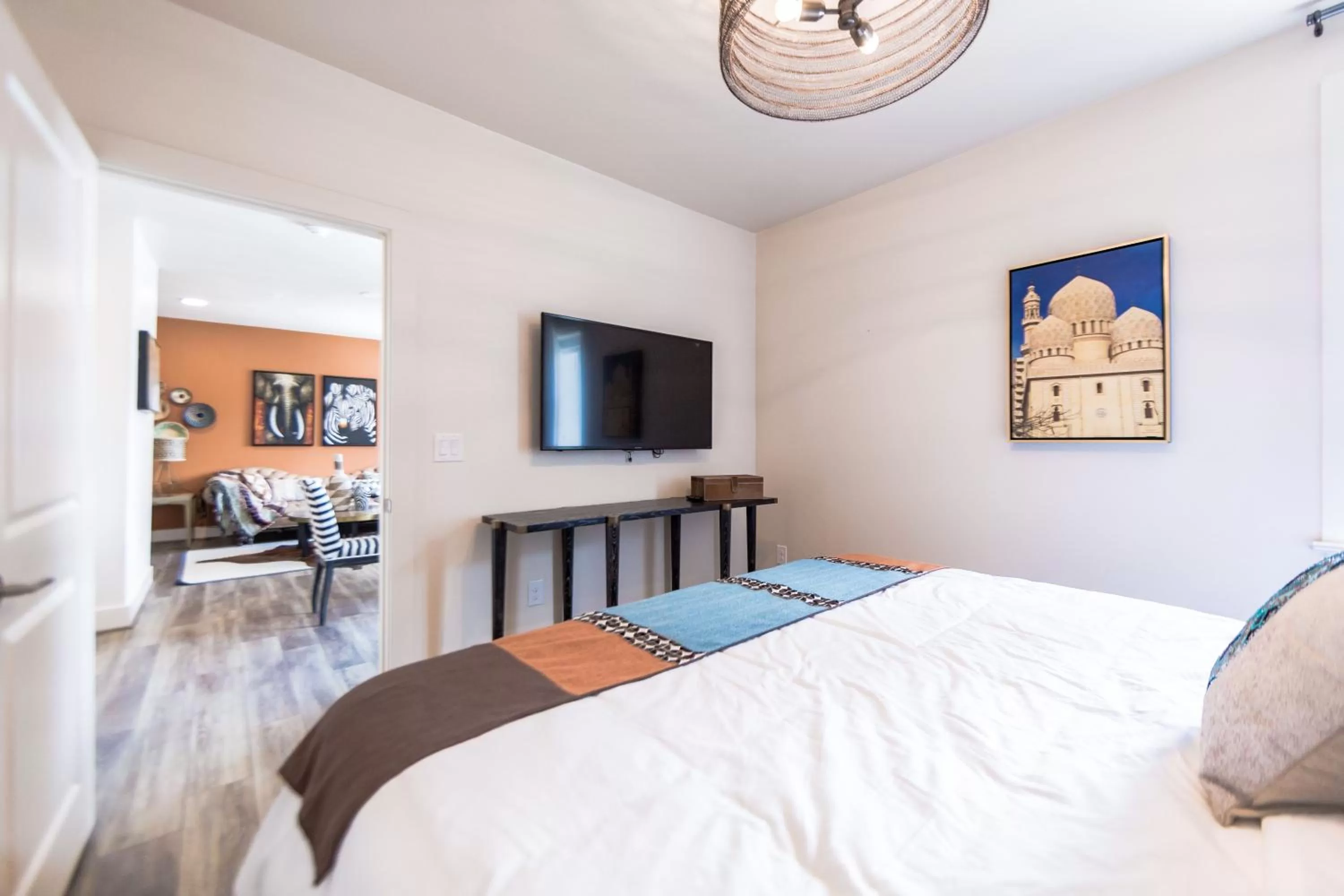 Bed in The Bishop Arts Hotel by Qresorts