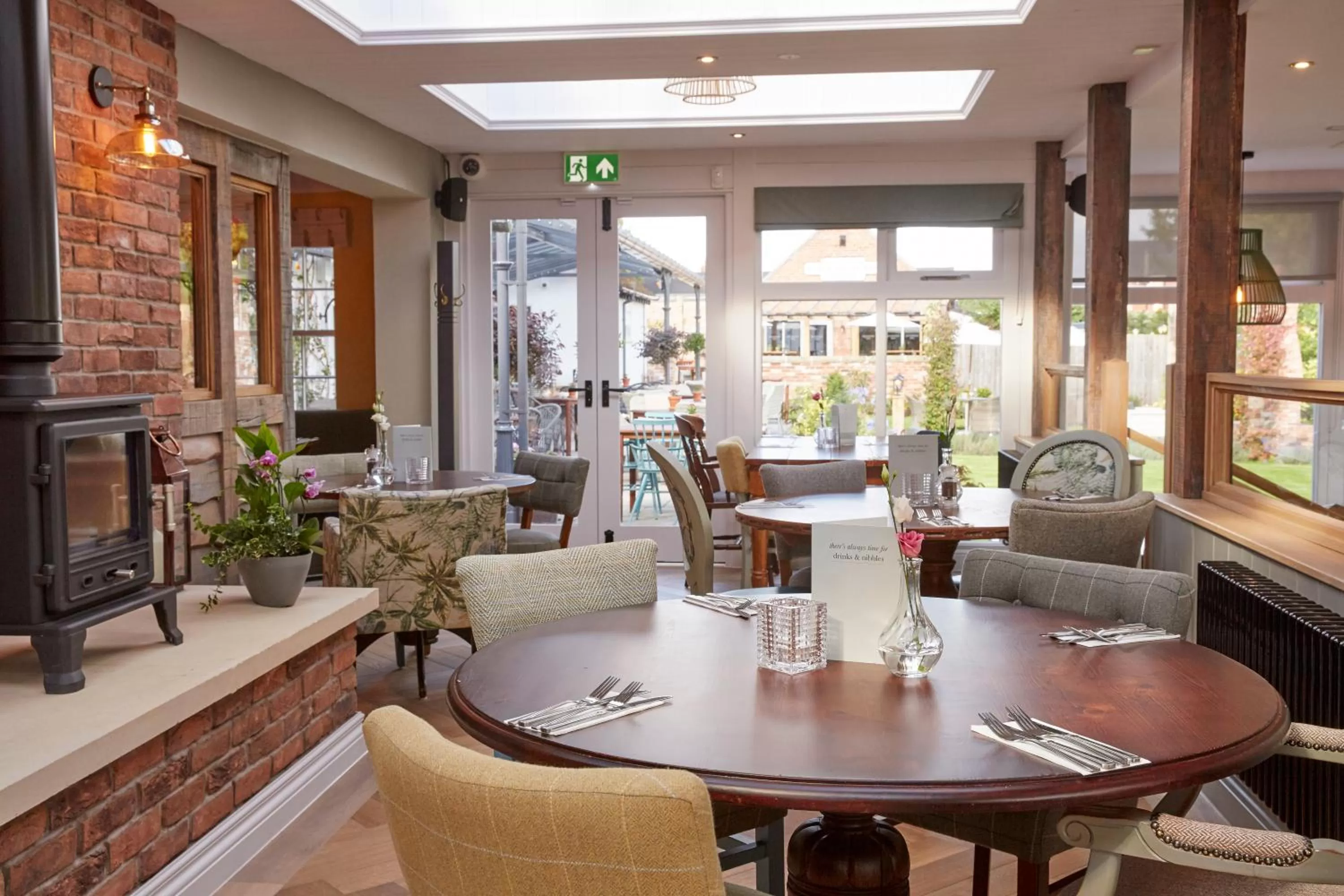 Restaurant/Places to Eat in Riverside Inn by Chef & Brewer Collection