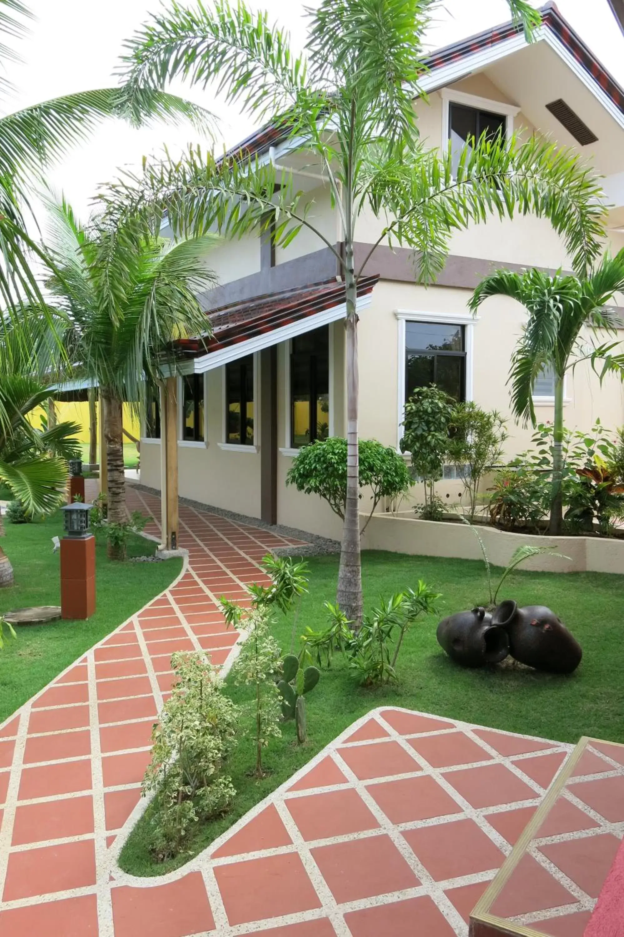 Three-Bedroom Gallery Villa in Alona's Coral Garden Resort (Adult-Only) Three-Bedroom Gallery Villa in Alona's Coral Garden Resort (Adult-Only)