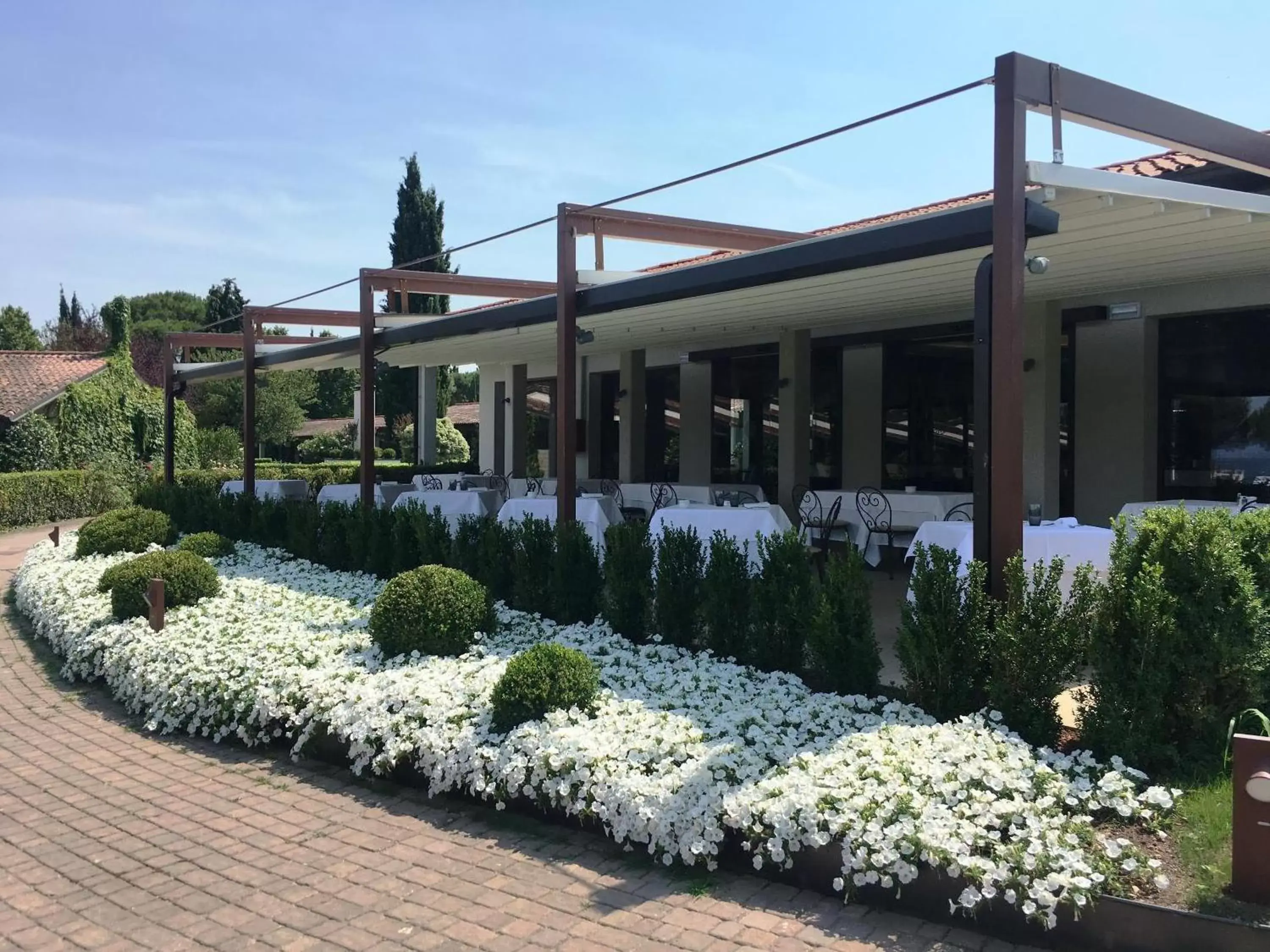 Facade/entrance, Property Building in Splendido Bay Luxury Spa Resort