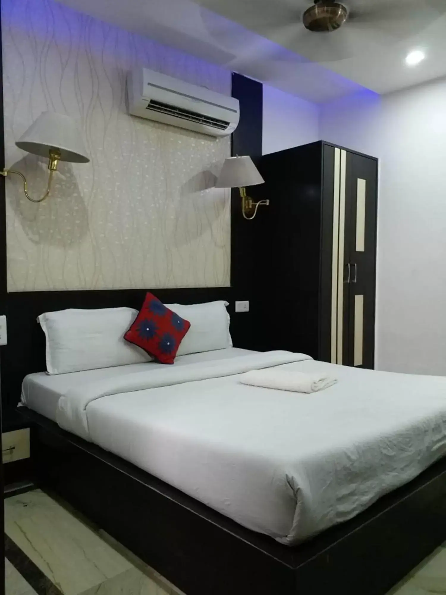Bed in Hotel Laxman Resort by The Golden Taj Group &Hotels Bed in Hotel Laxman Resort by The Golden Taj Group &Hotels