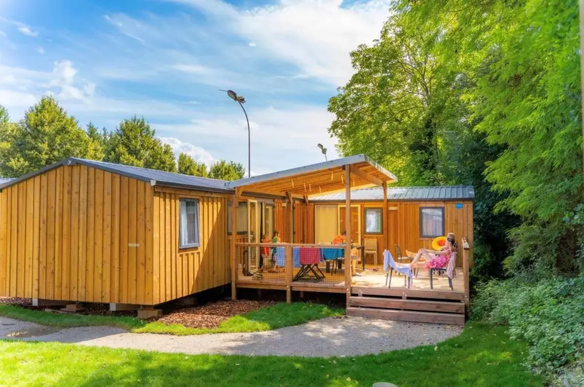 Five-Bedroom Villa in Camping Le Parc de Paris