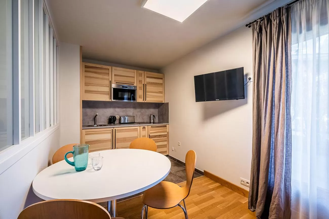 TV and multimedia in Eden Hotel, Apartments and Chalet Chamonix Les Praz