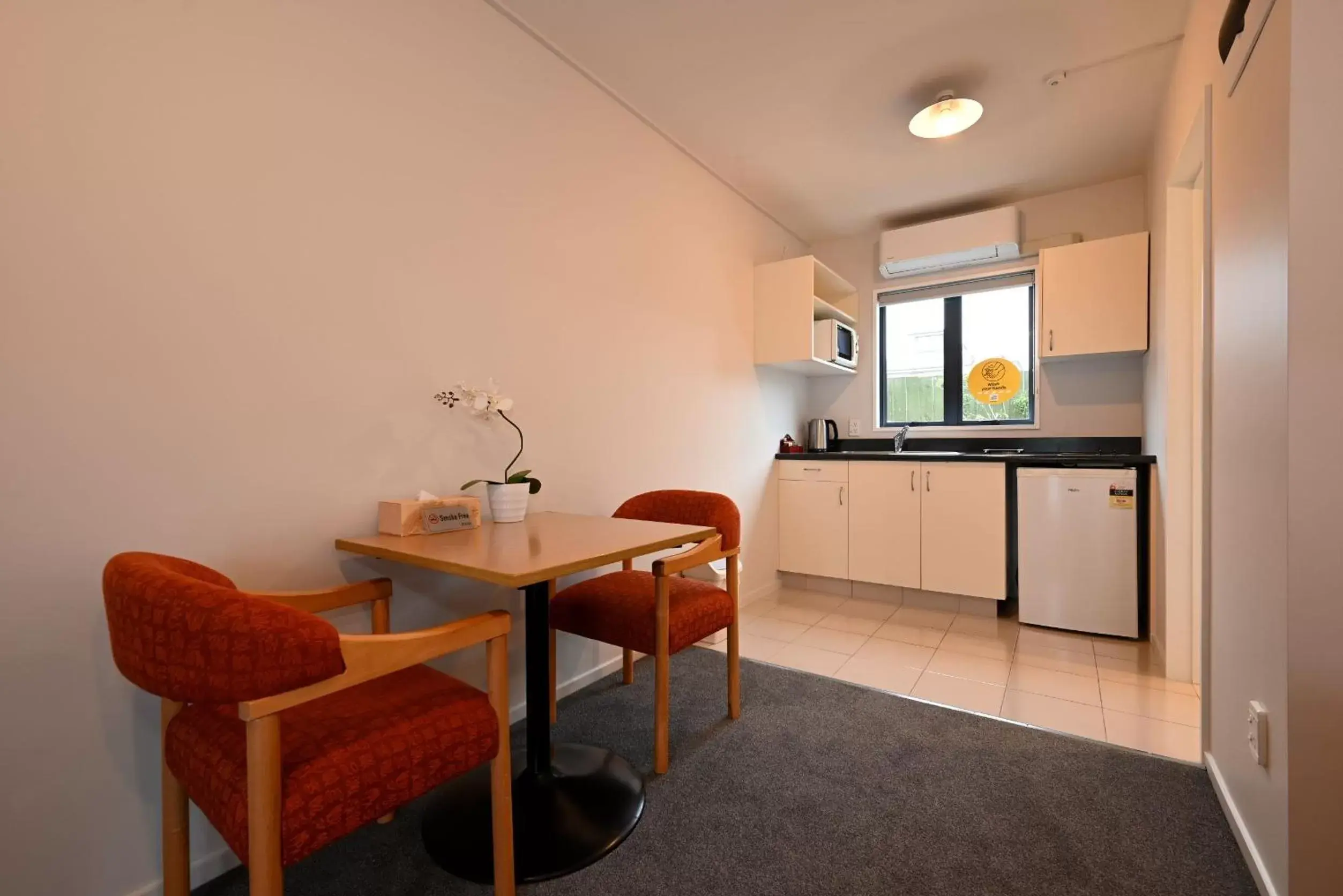 Kitchen or kitchenette, Kitchen/Kitchenette in Riccarton Mall Motel