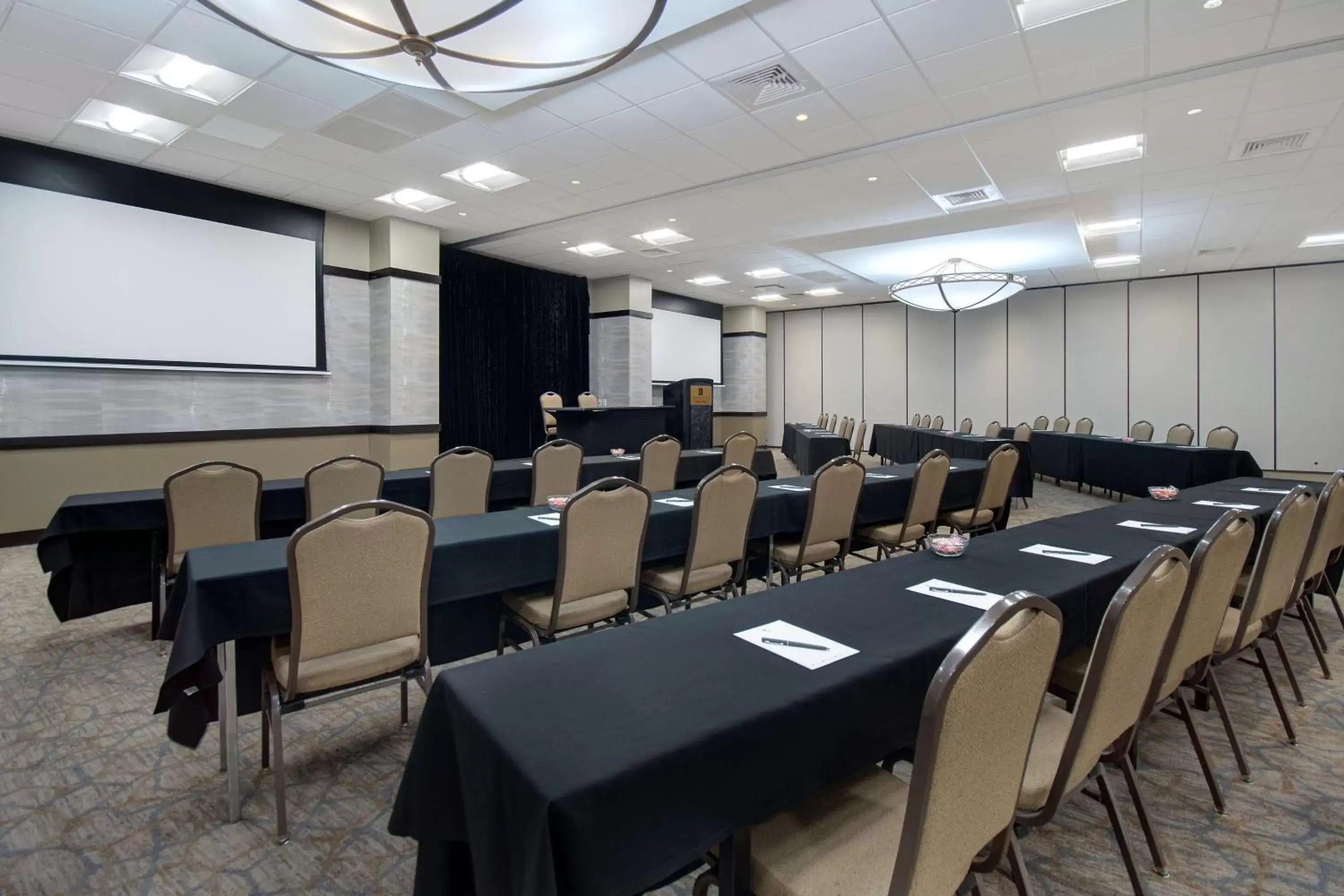 Meeting/conference room in Embassy Suites by Hilton Jacksonville Baymeadows