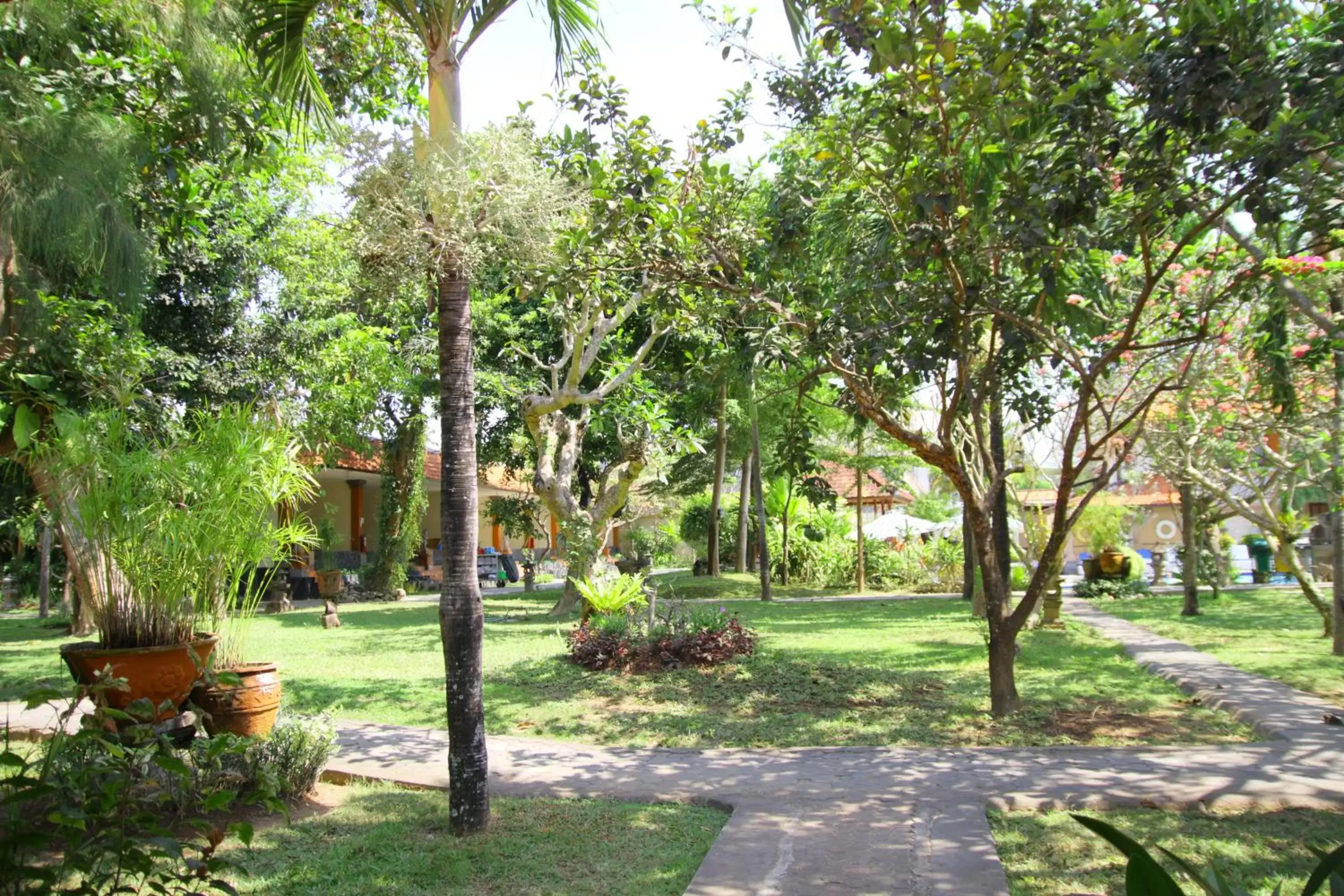 Garden view, Garden in Inna Sindhu Beach Hotel & Resort