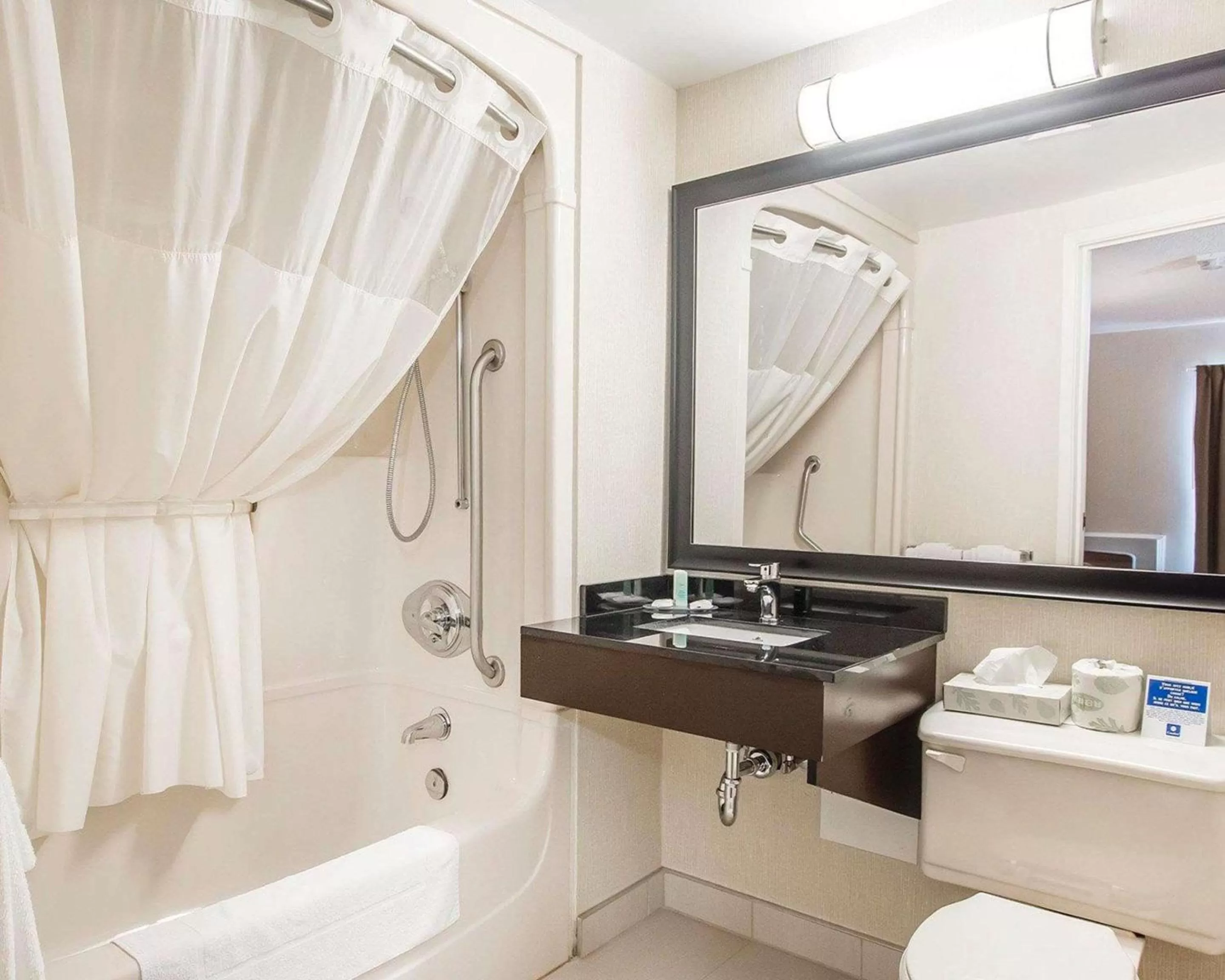 Bedroom in Comfort Inn