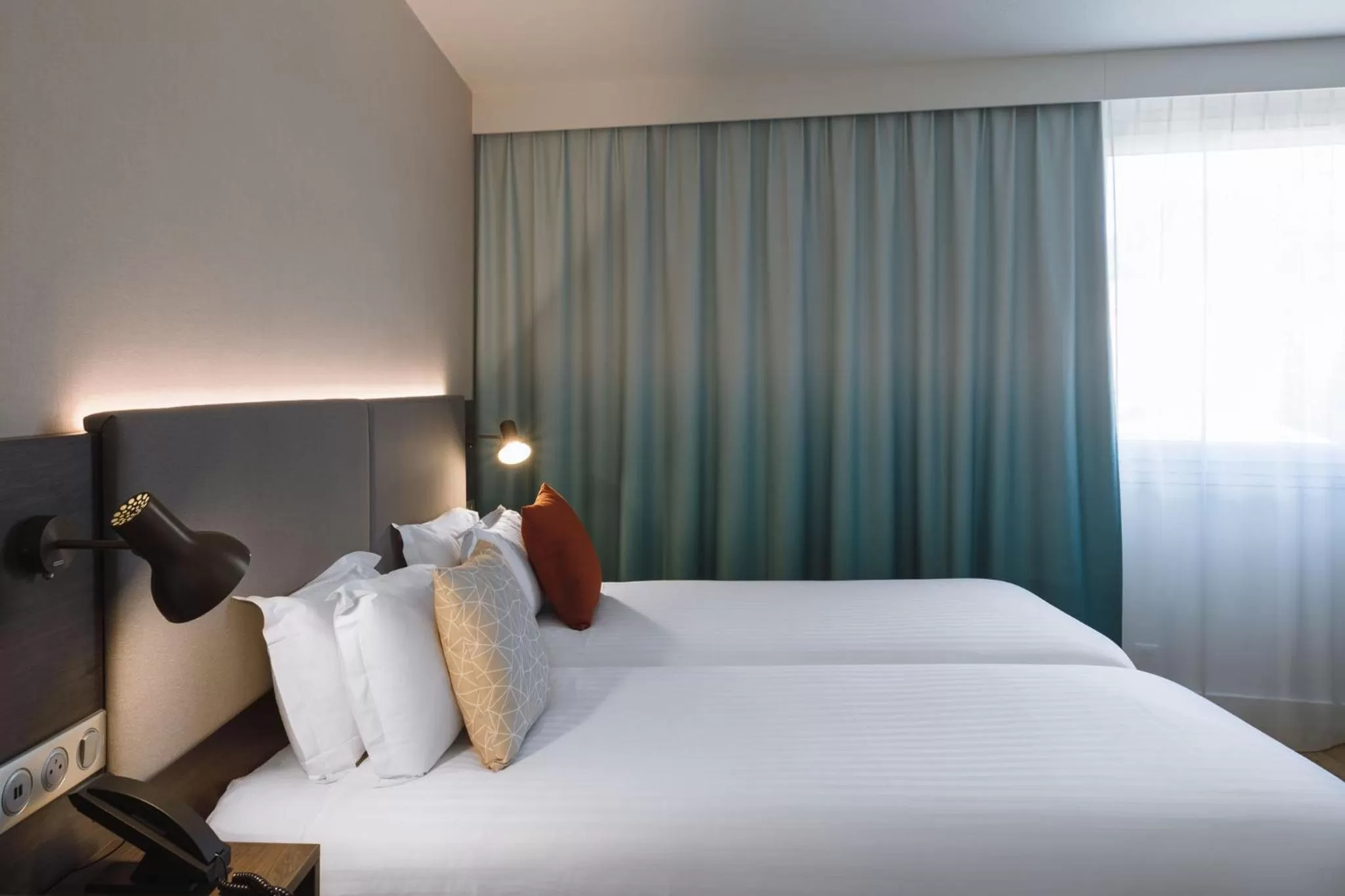 Photo of the whole room, Bed in Holiday Inn Toulon City Centre by IHG