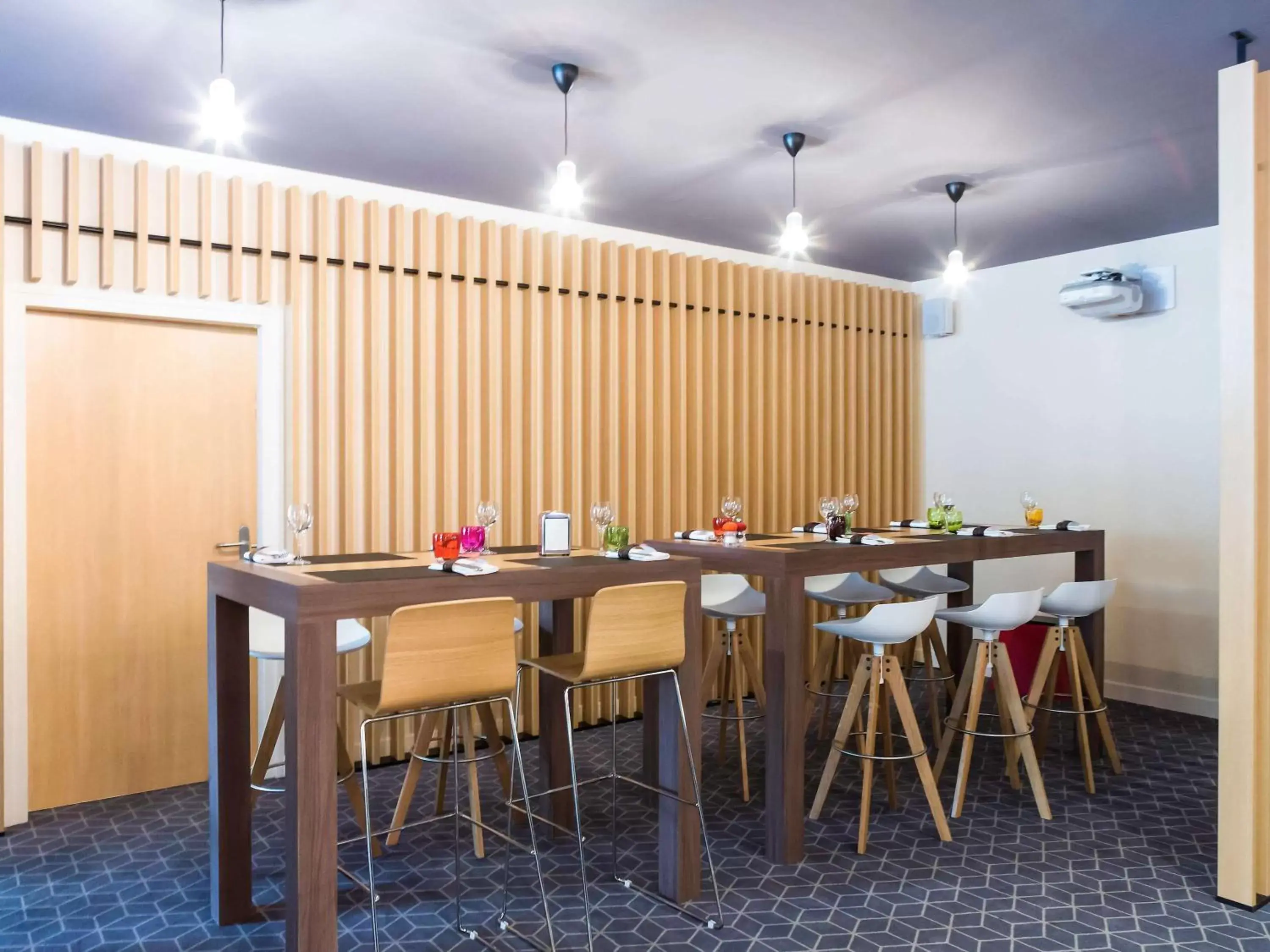 Lounge or bar, Restaurant/Places to Eat in Novotel Toulouse Centre Compans Caffarelli