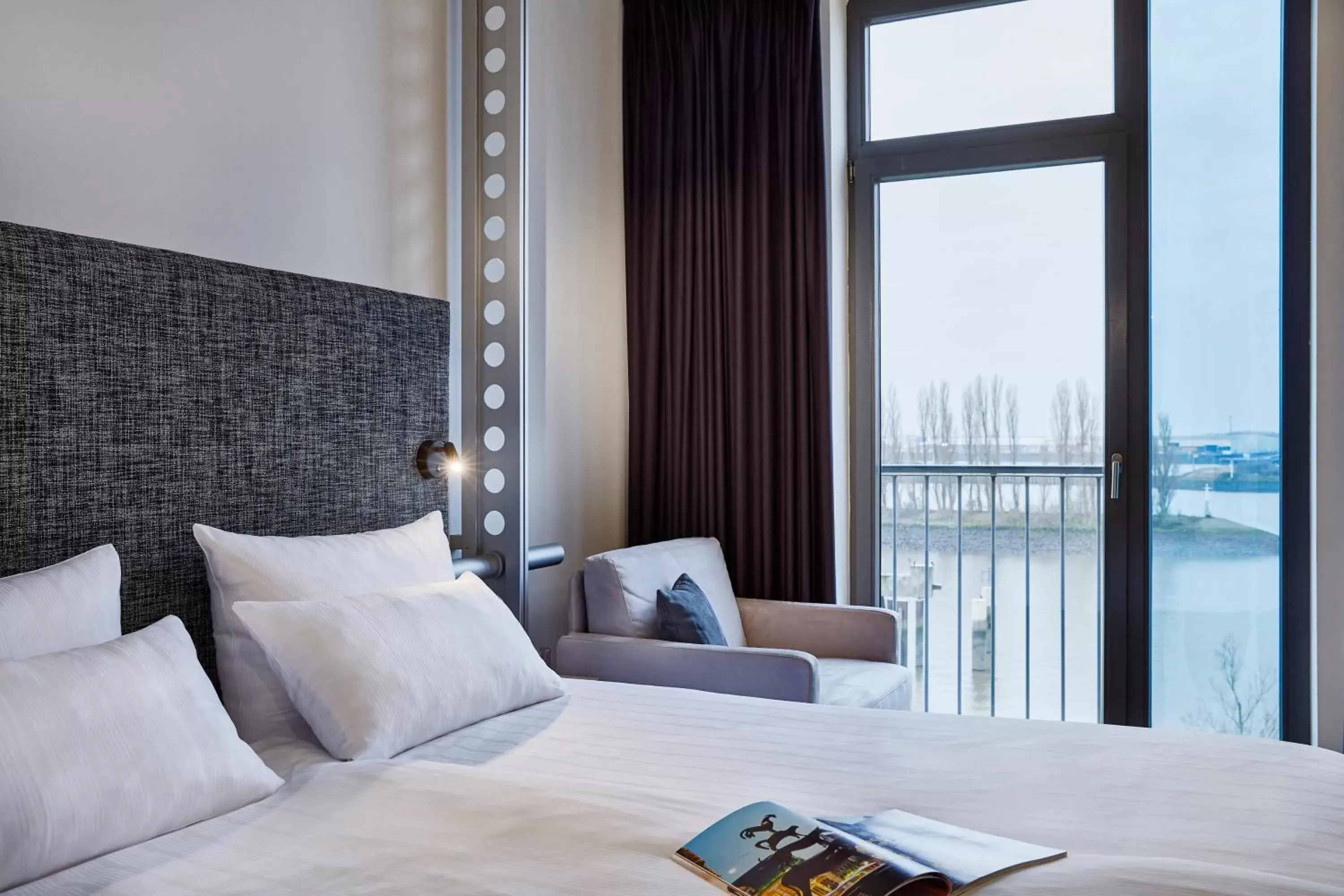 Bed in INNSiDE by Meliá Bremen