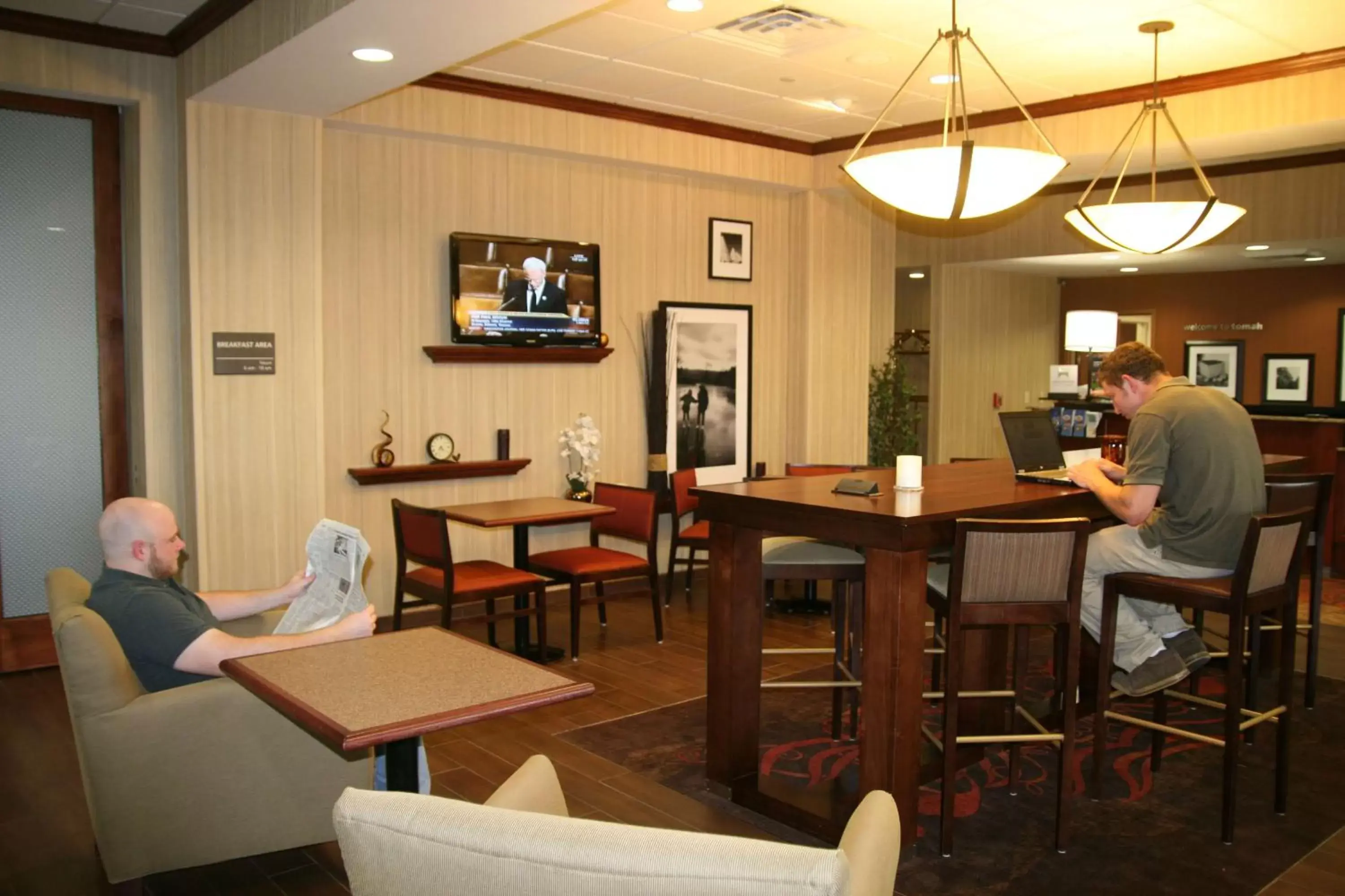 Lobby or reception, Restaurant/Places to Eat in Hampton Inn Tomah