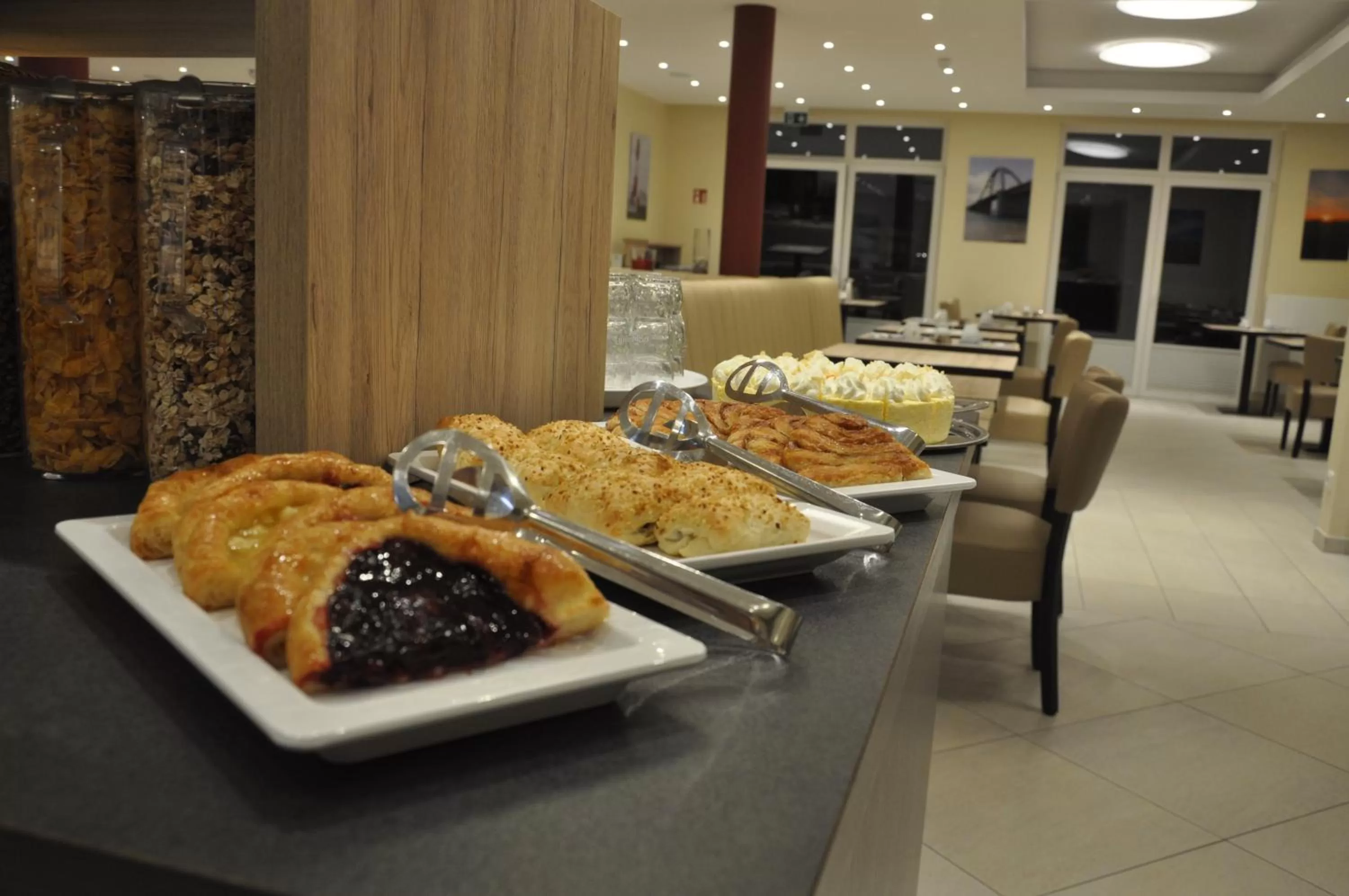 Buffet breakfast in Avalon Hotel Bellevue