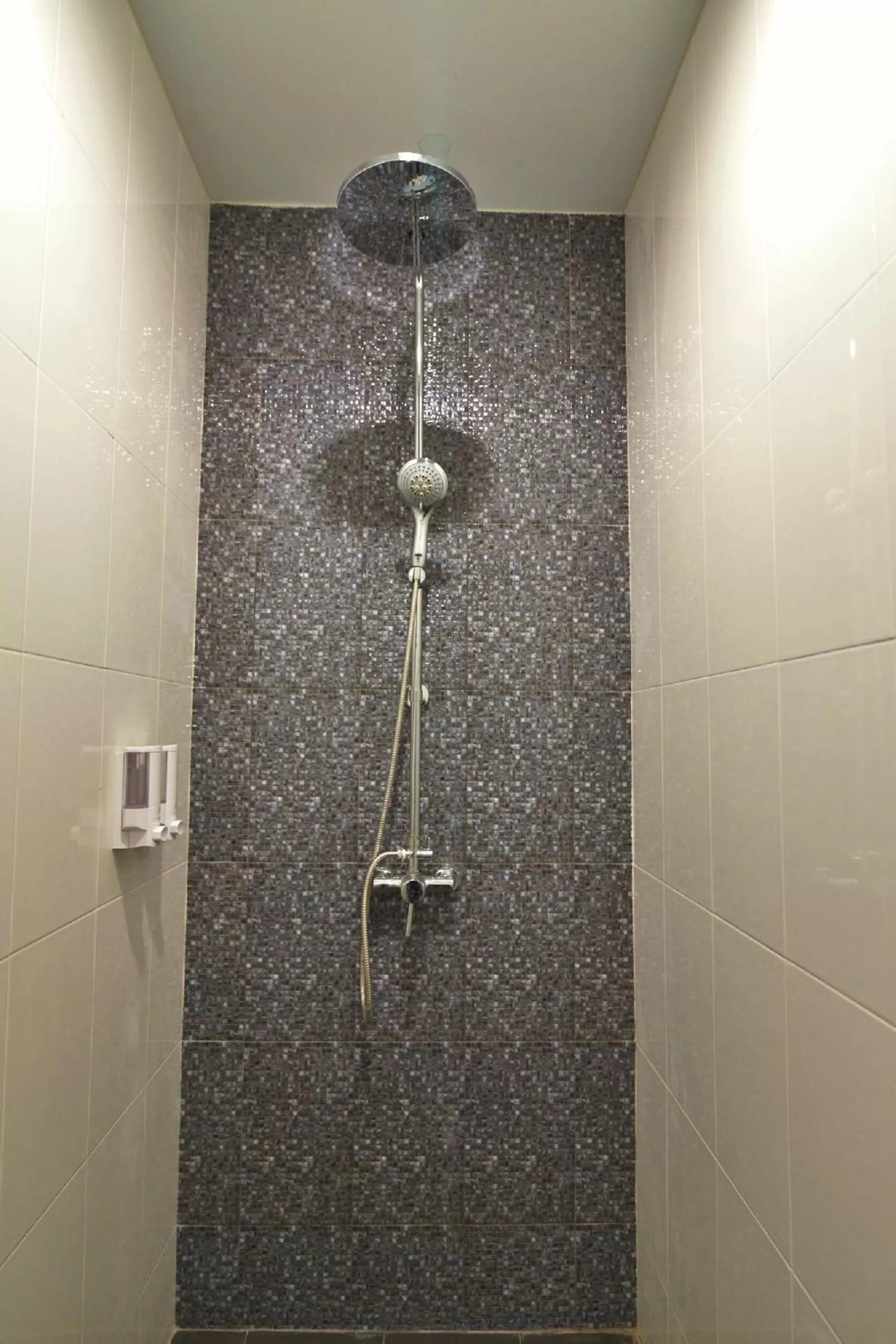 Shower in Arawan Beach Resort Krabi