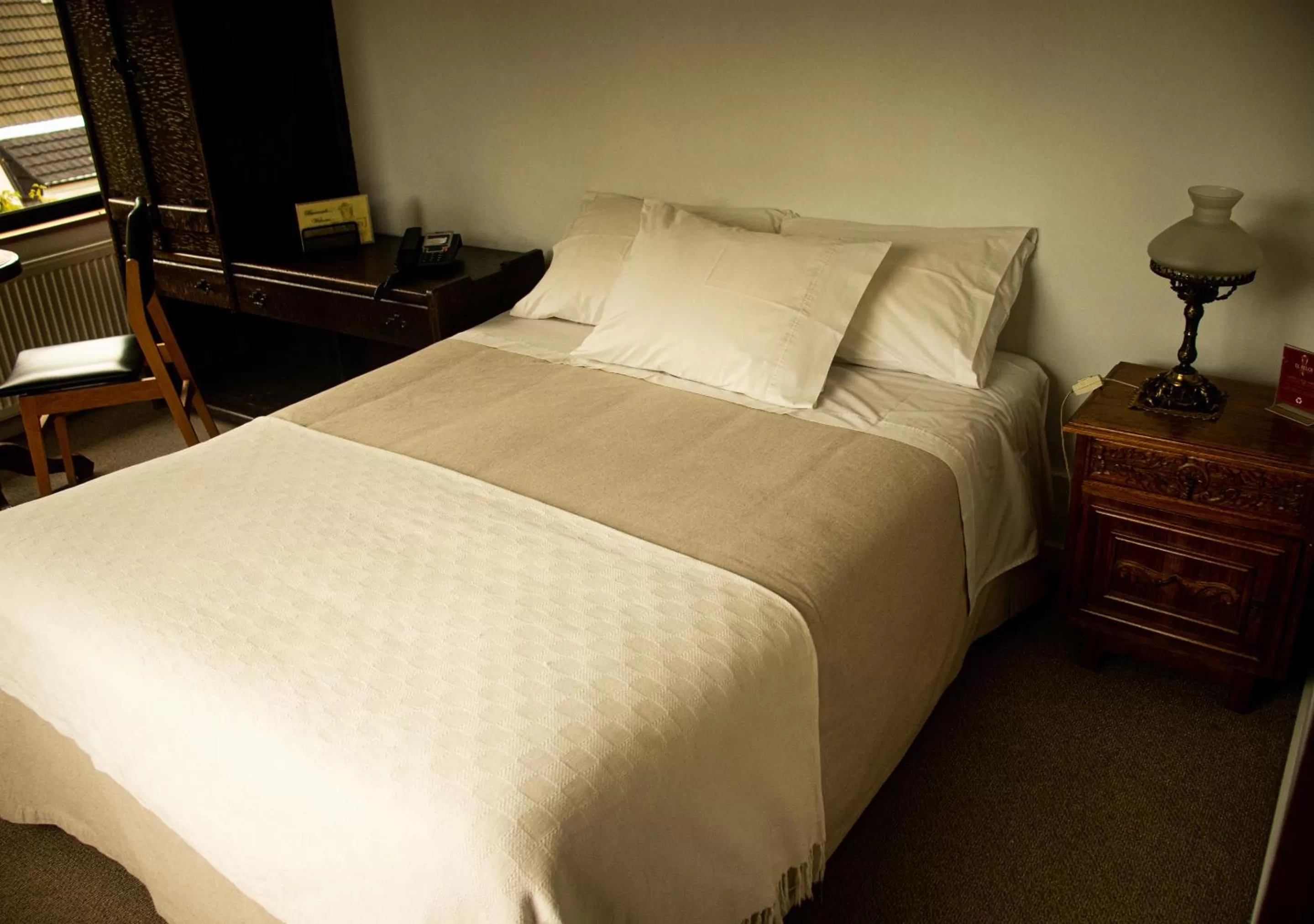 Bedroom, Bed in El Reloj Hotel