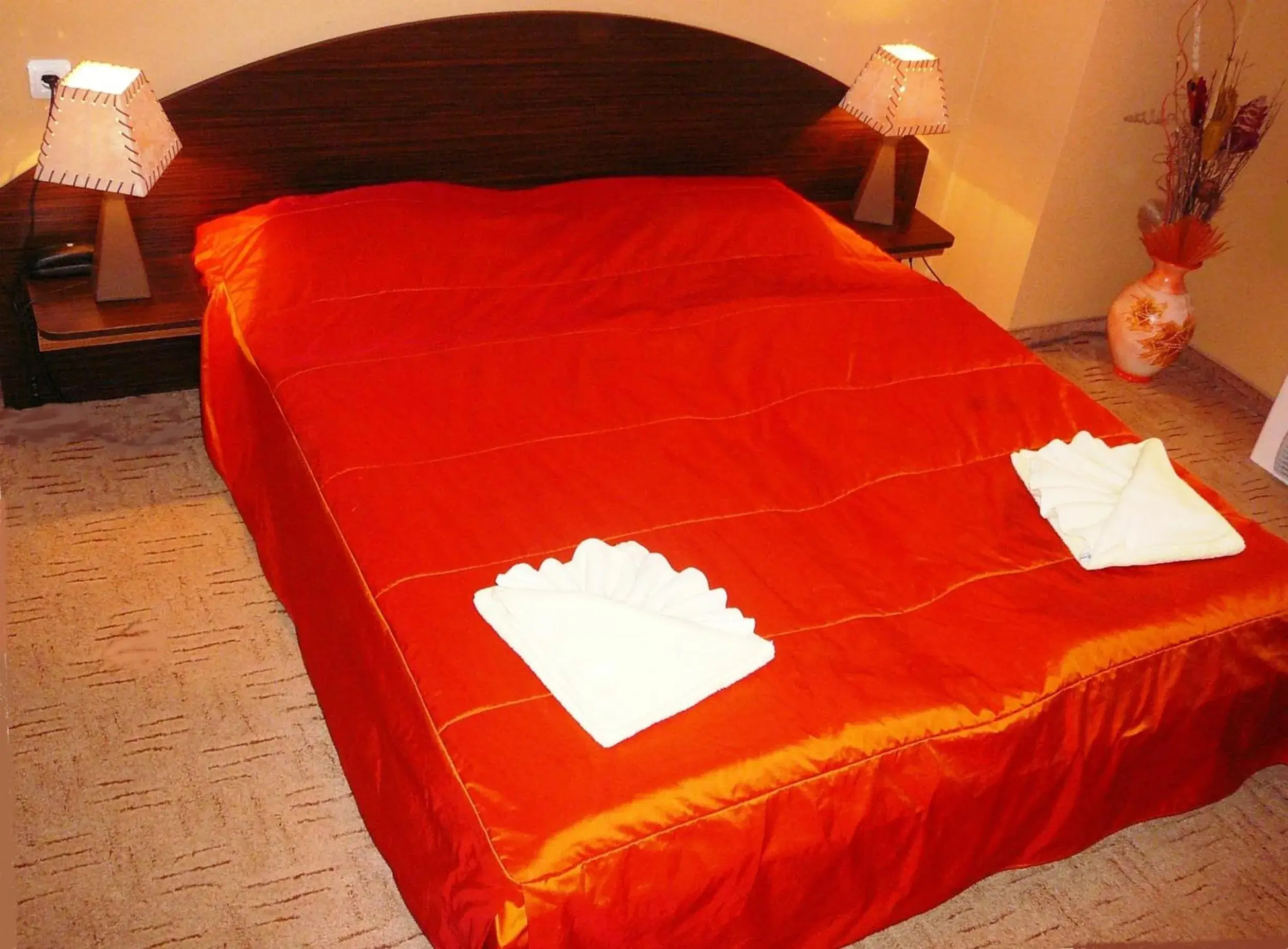 Bed in Hotel Akvaya