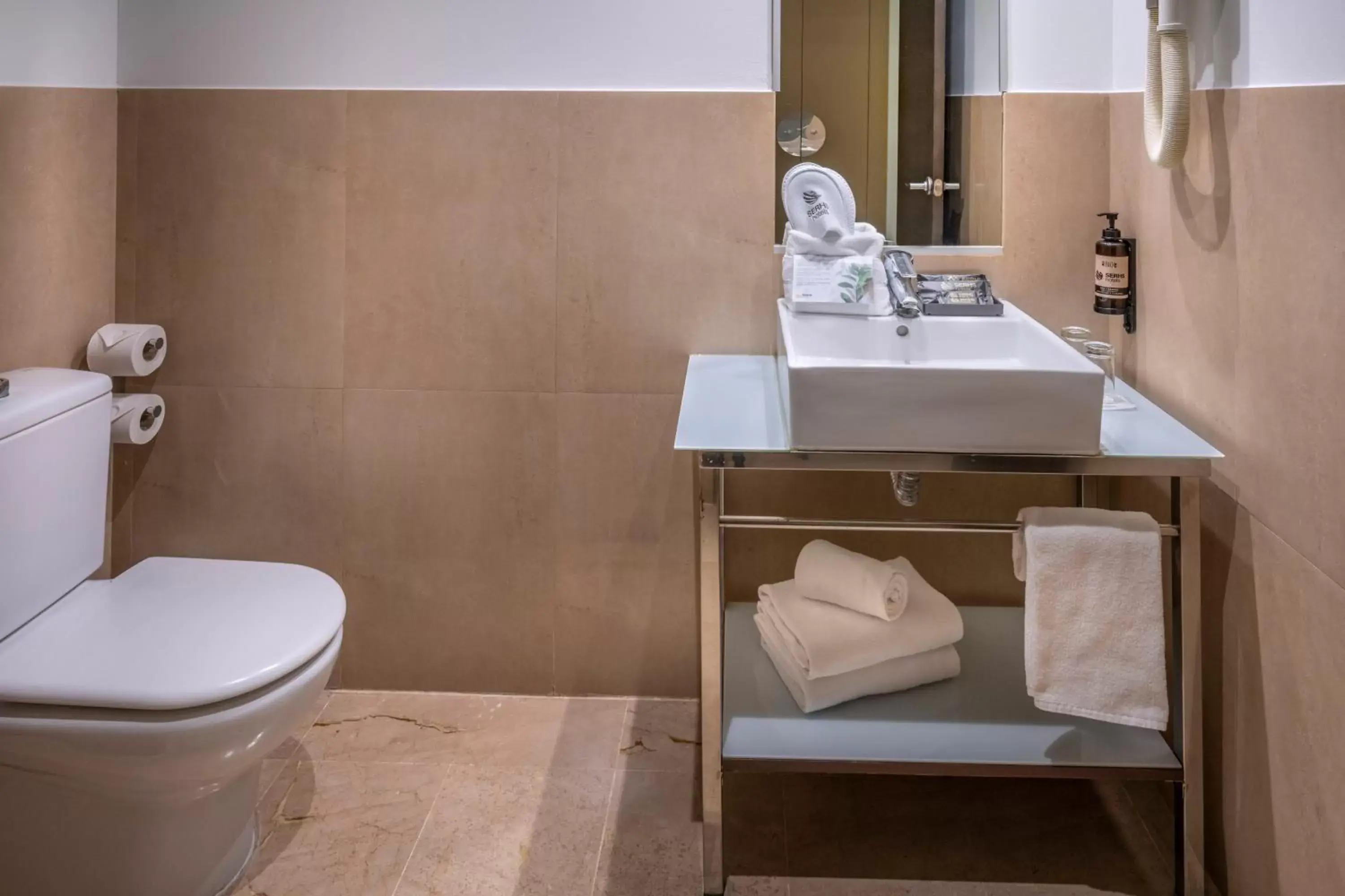 Bathroom in Hotel Serhs del Port