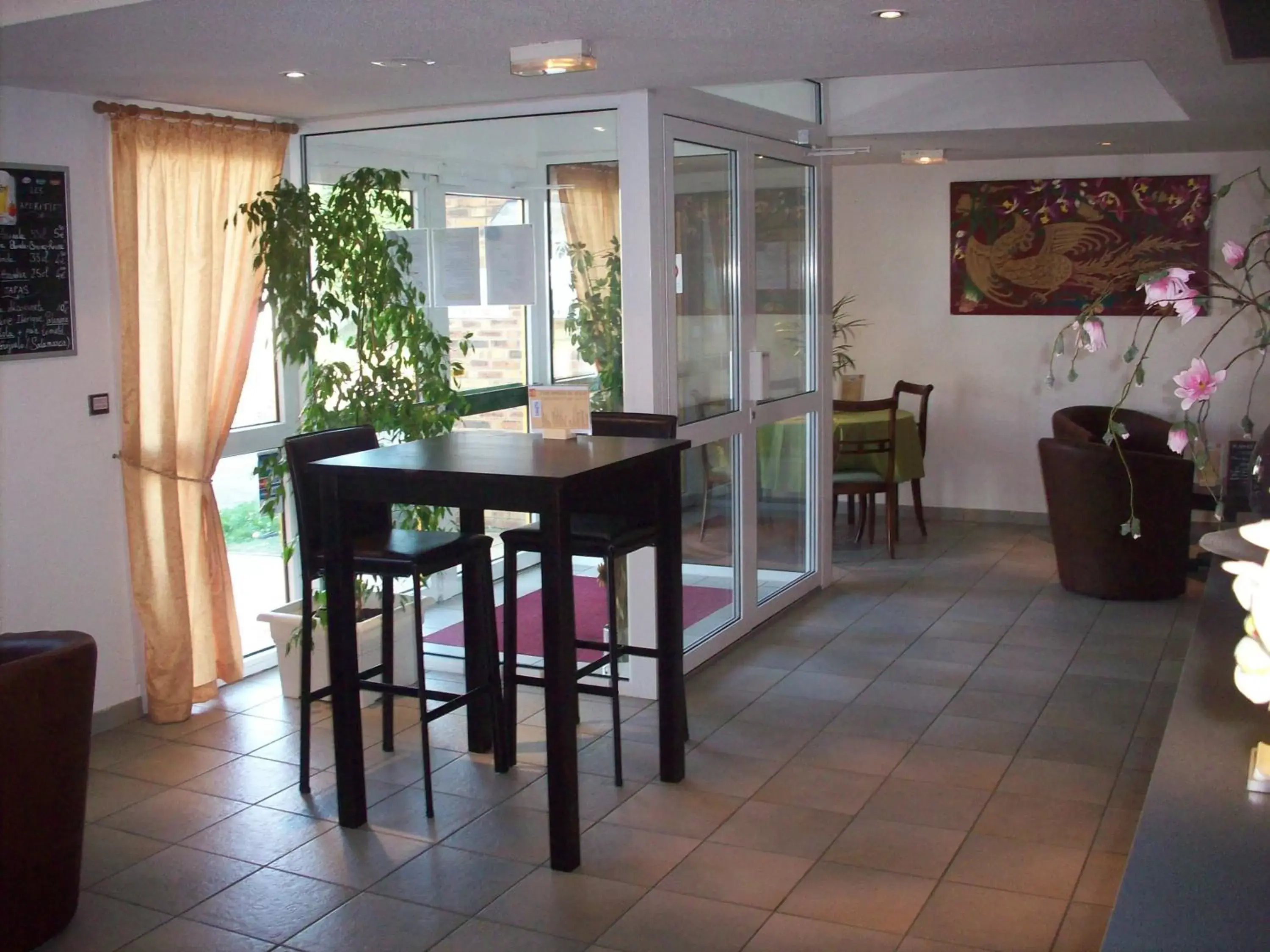 Lobby or reception in Kimotel Epône-Flins