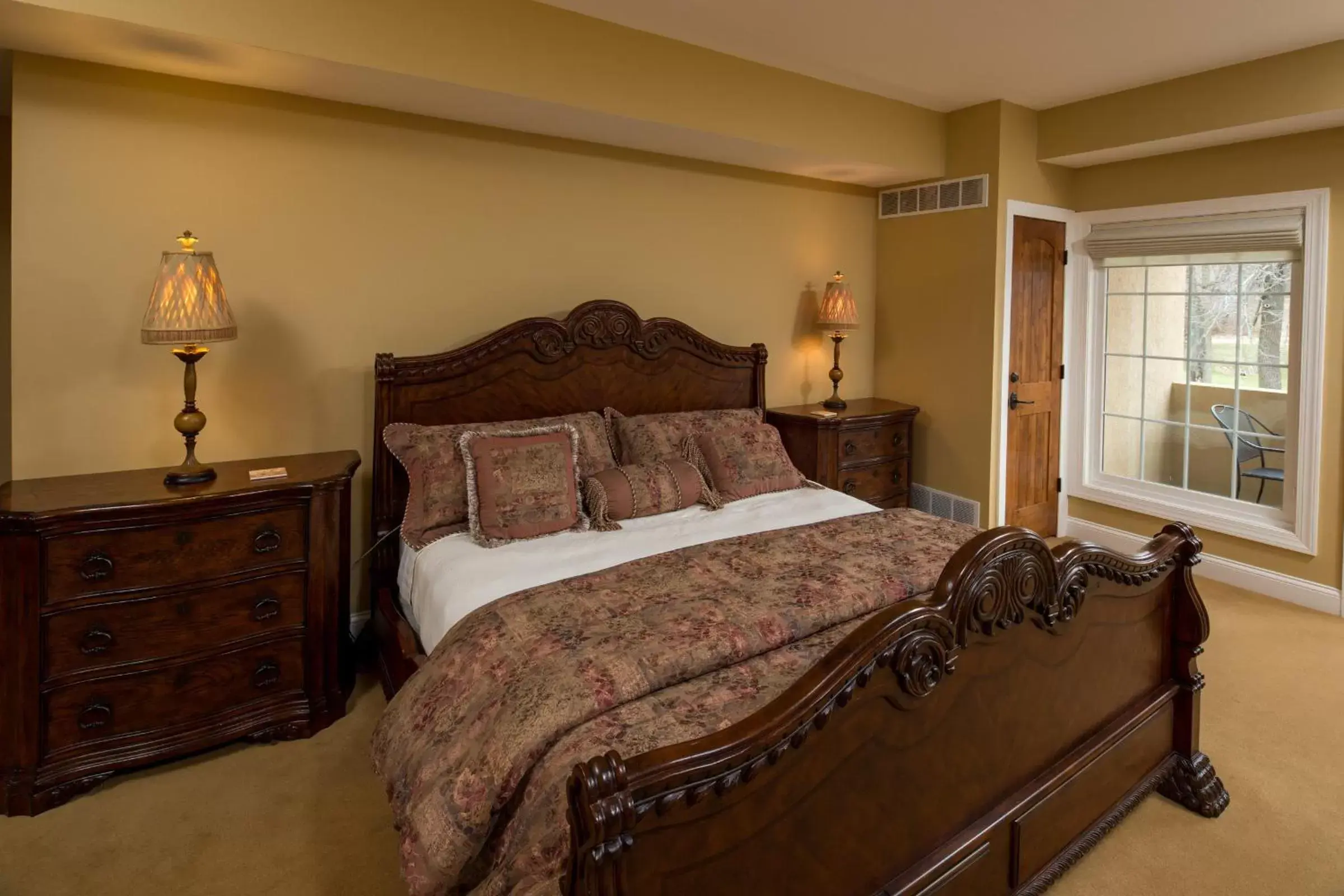 Bedroom, Bed in Goldmoor Inn & Resort