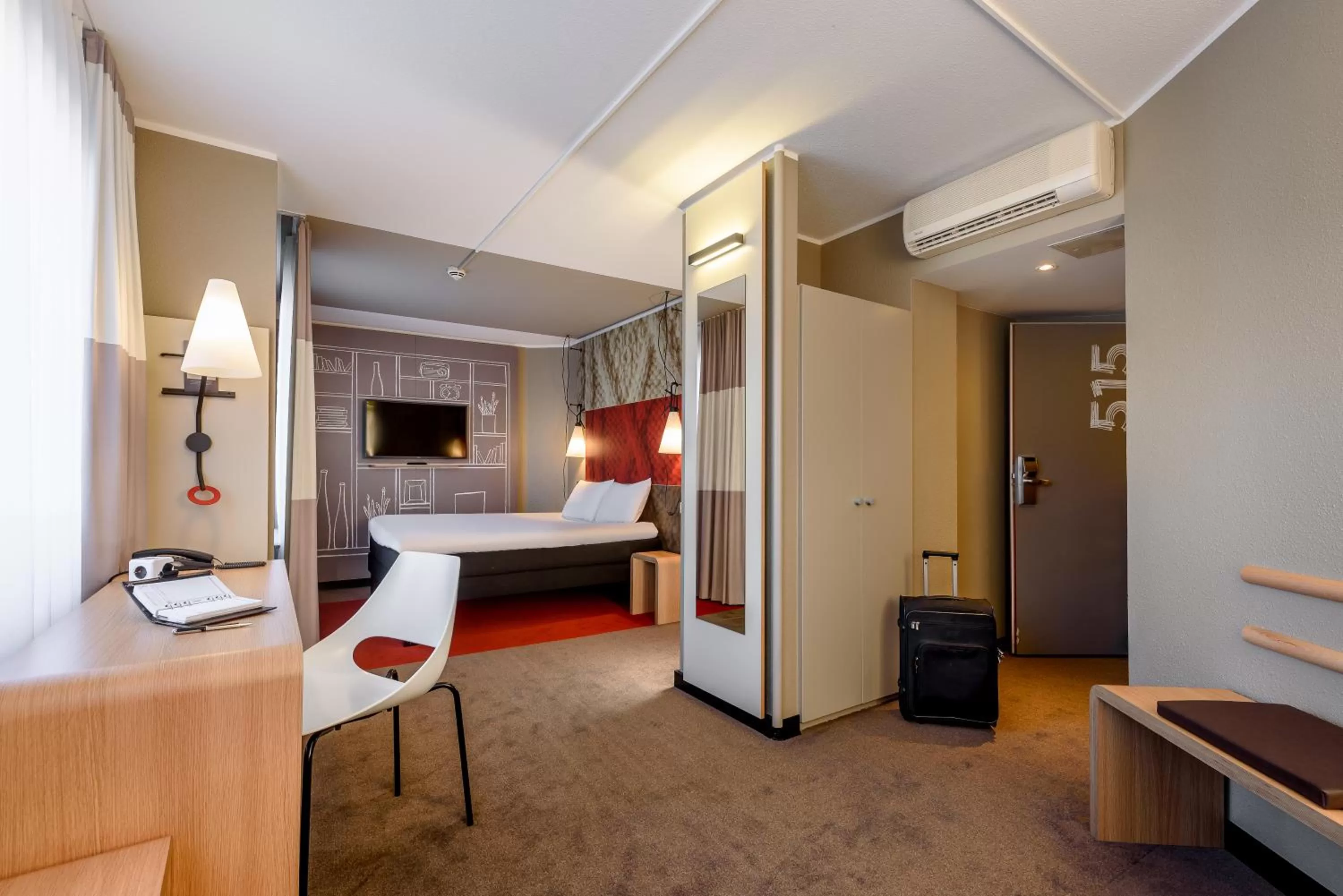 TV and multimedia, Bed in ibis Frankfurt Centrum