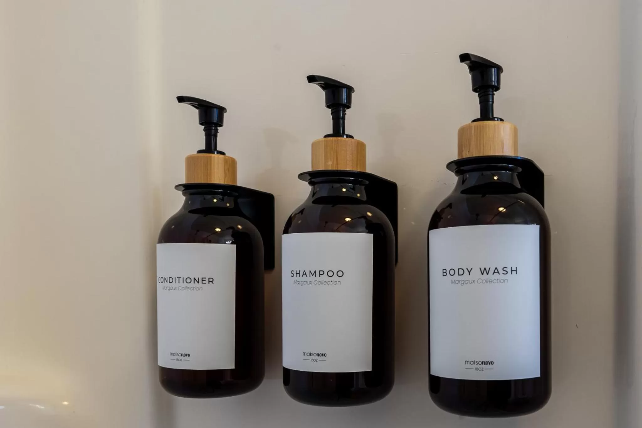 Shower in The Loubird Inn