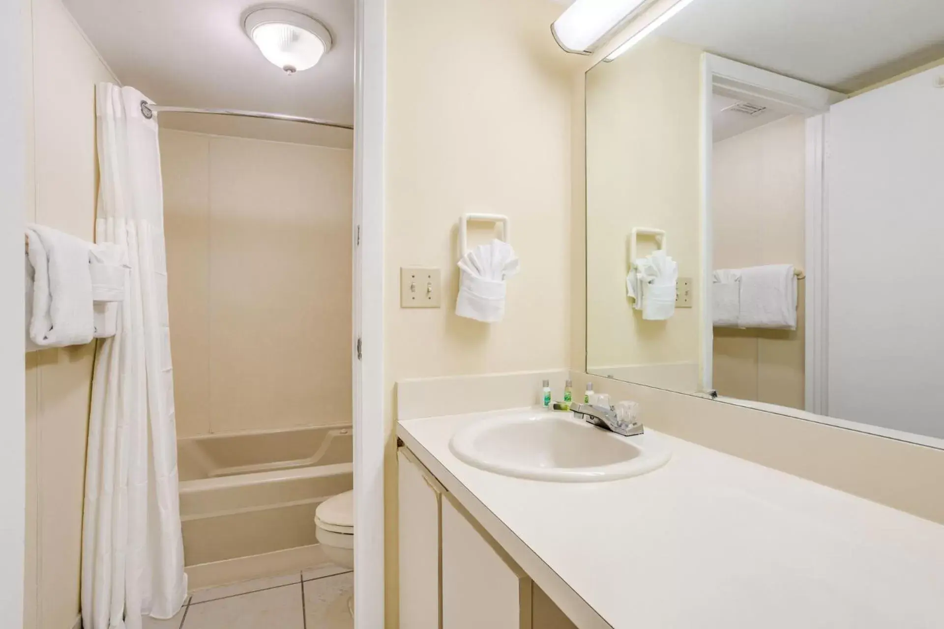 Bathroom in Marina Del Mar Resort and Marina