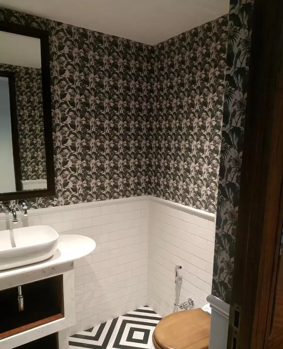 Bathroom in Blue Diamond Pune IHCL SeleQtions Bathroom in Blue Diamond Pune IHCL SeleQtions