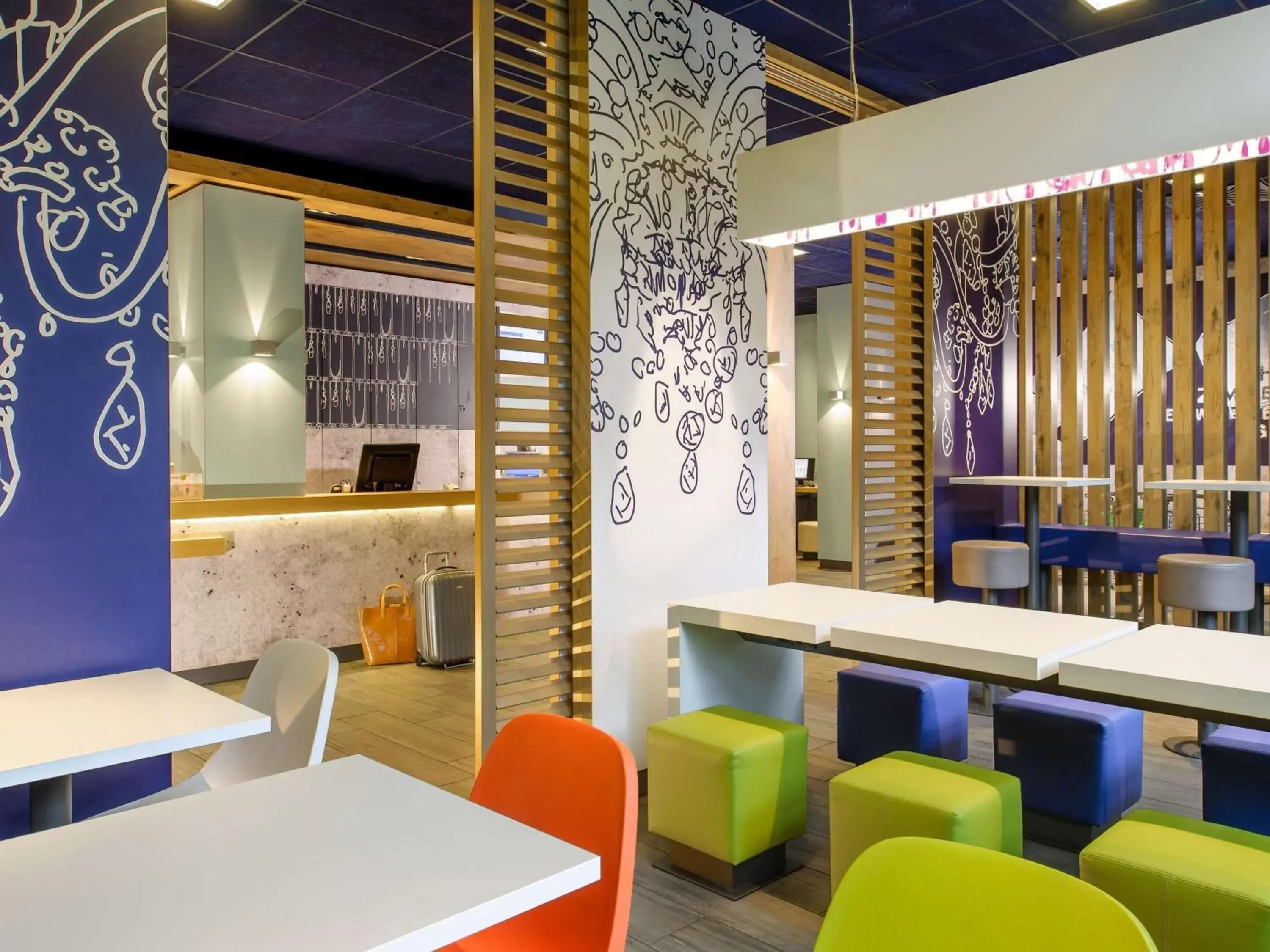 Breakfast, Lounge/Bar in ibis budget Campo Grande