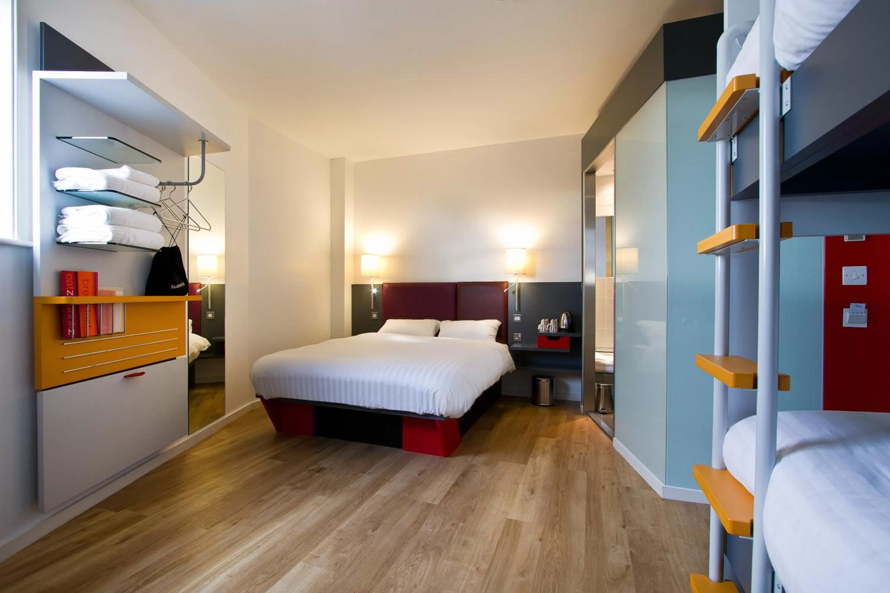 Photo of the whole room, Bed in Sleeperz Hotel Newcastle