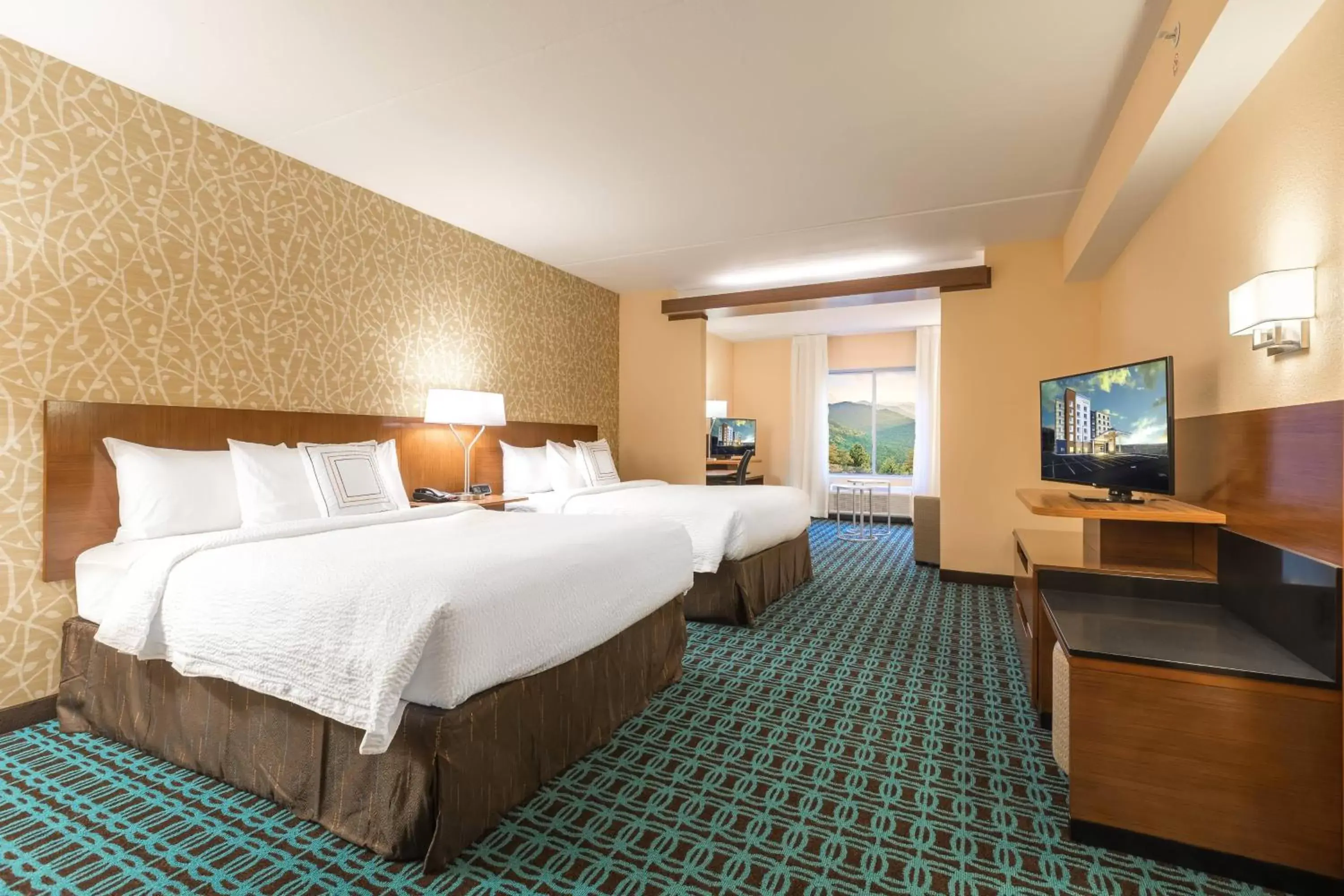 Photo of the whole room, Bed in Fairfield Inn & Suites by Marriott Asheville Tunnel Road