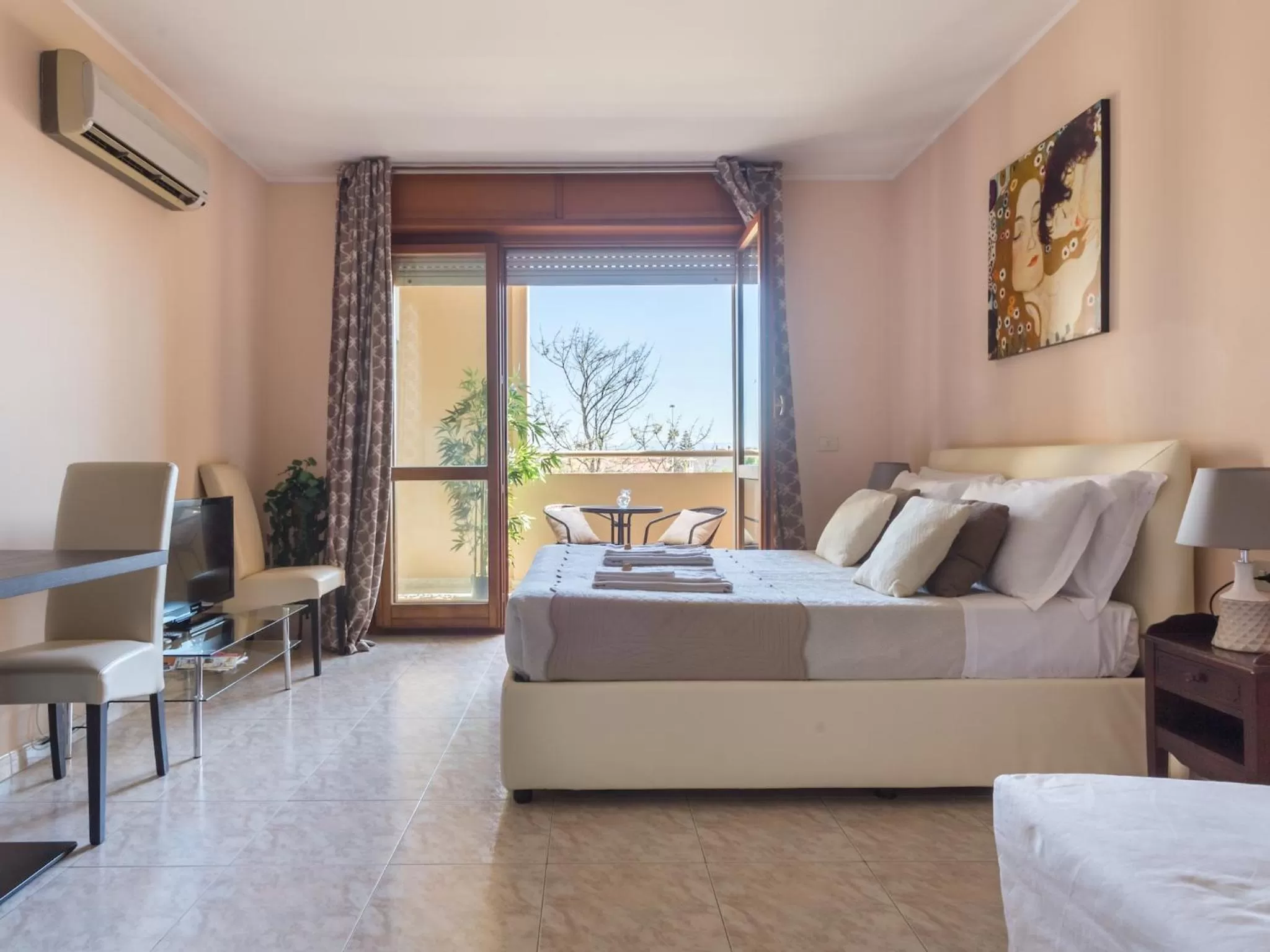 Photo of the whole room, Bed in Residenze Su Planu