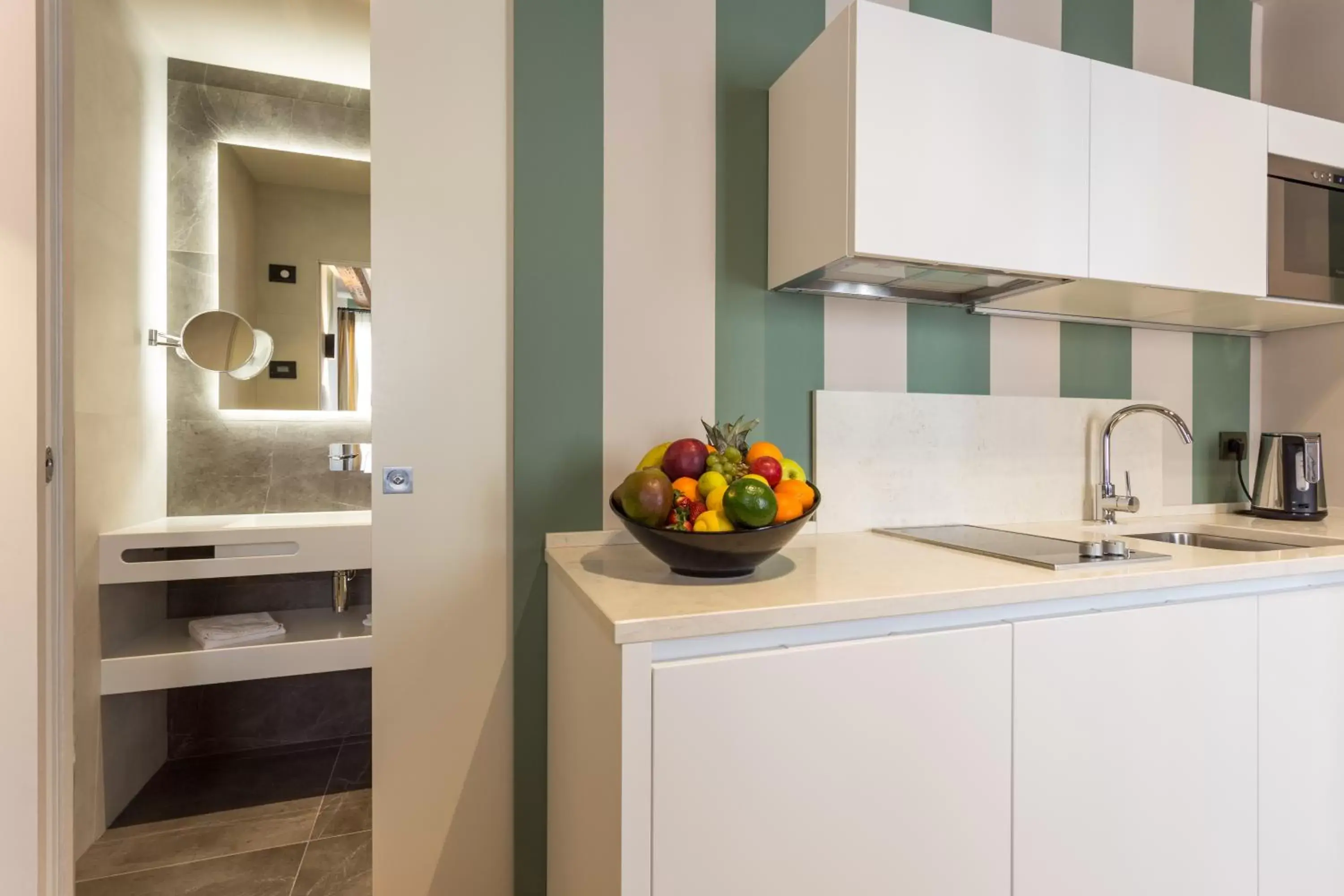 Dining area, Kitchen/Kitchenette in Hotel Tiziano