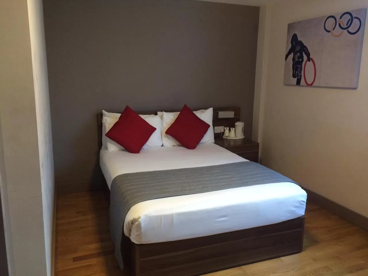 Bed in Britannia Study Hotel