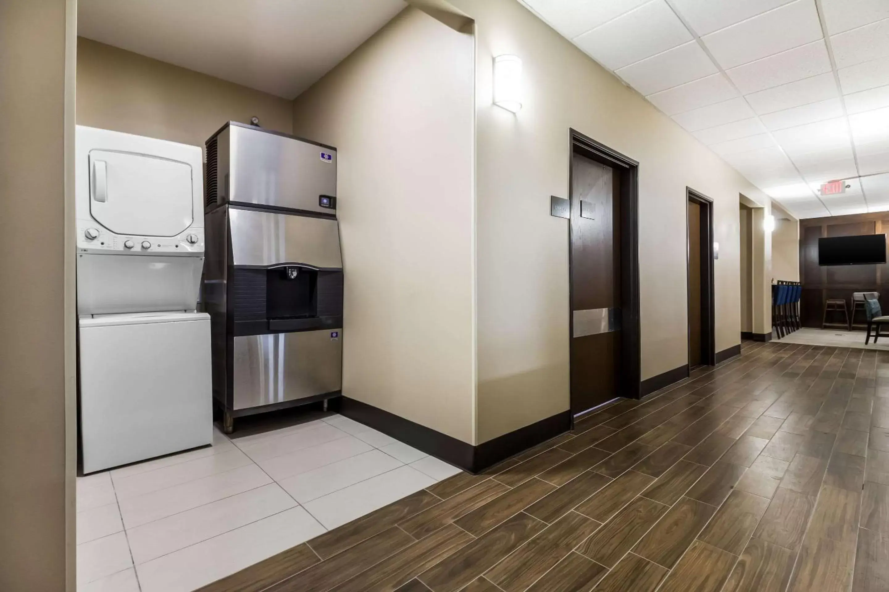 Other, Kitchen/Kitchenette in Comfort Suites - Sioux Falls