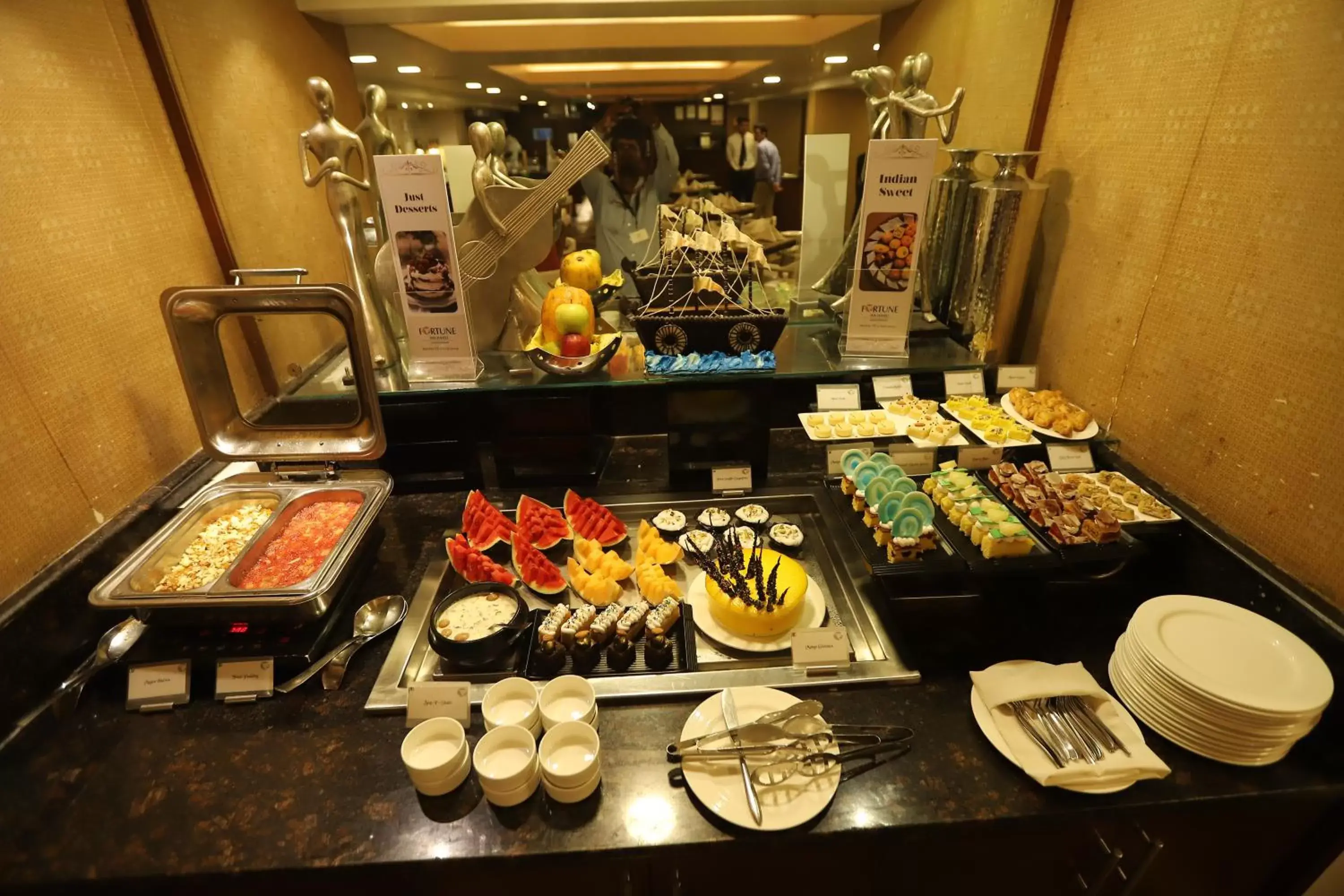 Restaurant/places to eat in Fortune Inn Haveli, Gandhinagar - Member ITC's Hotel Group