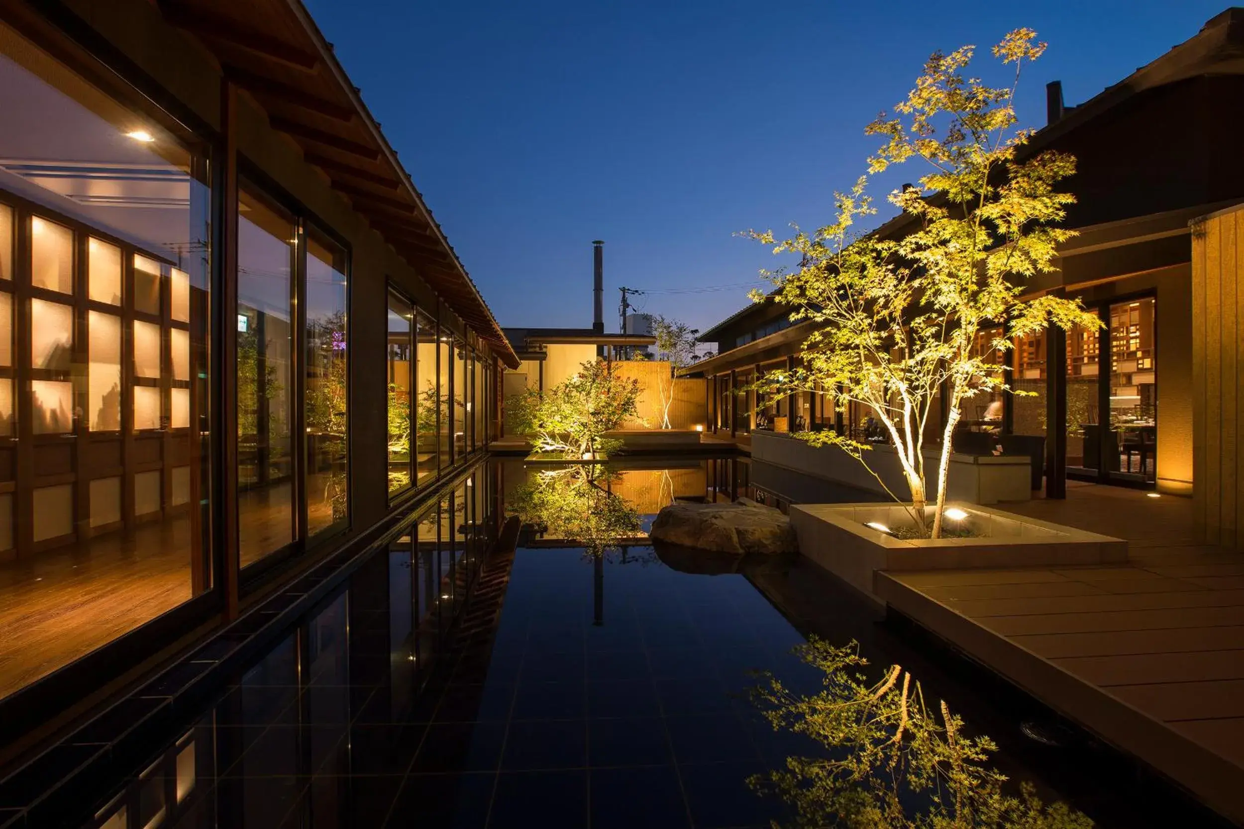 Garden, Swimming Pool in Biwako Ryokusuitei