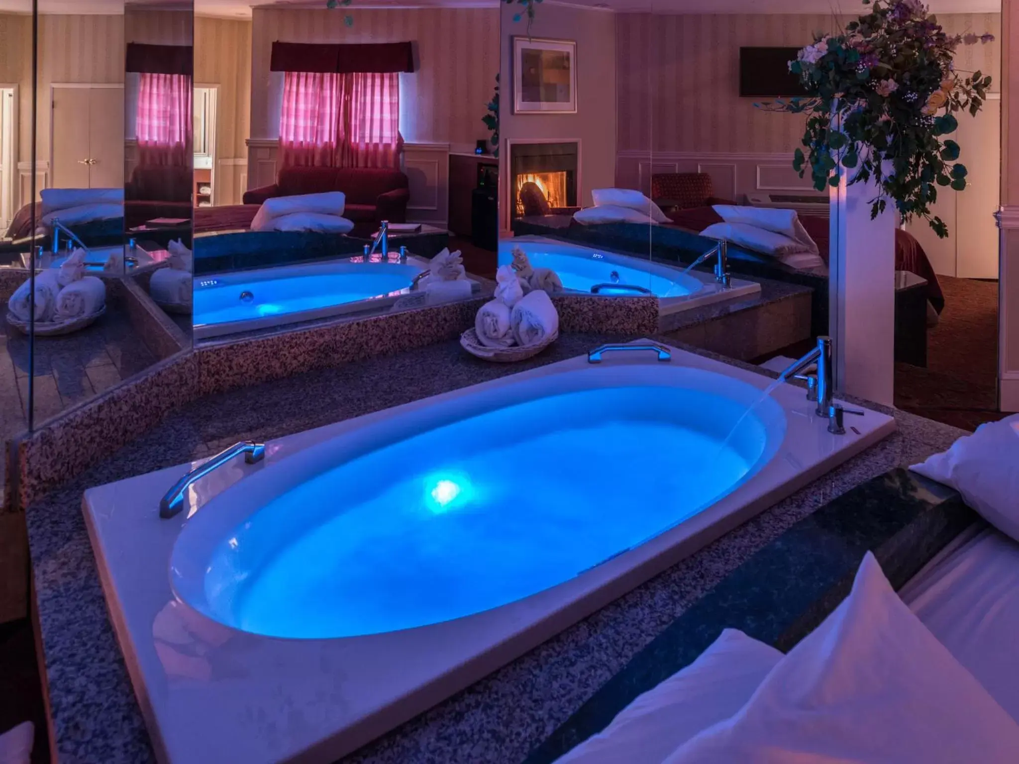 Bathroom, Swimming Pool in Inn of The Dove Romantic Luxury & Business Suites