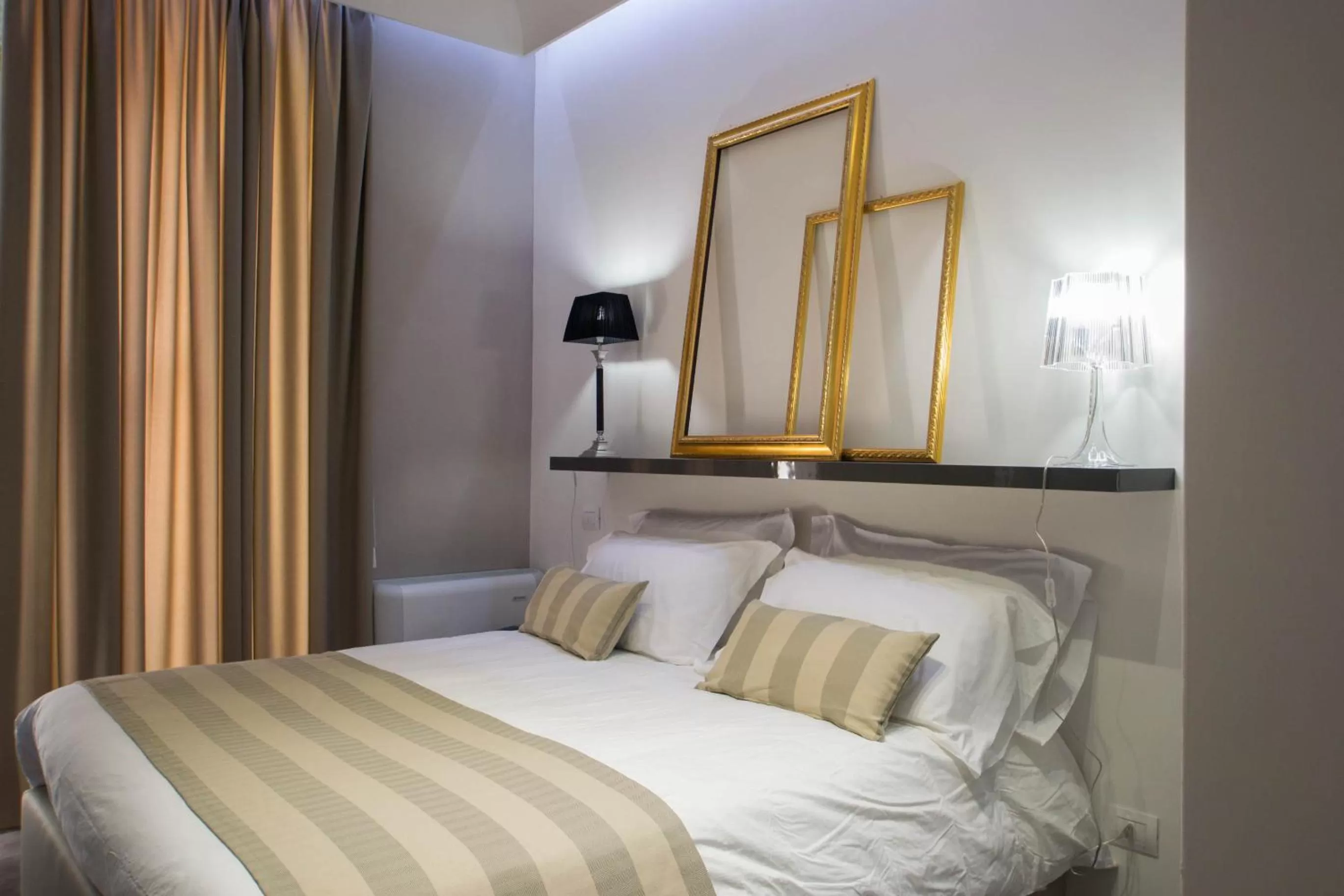 Bed in Hotel Santa Brigida