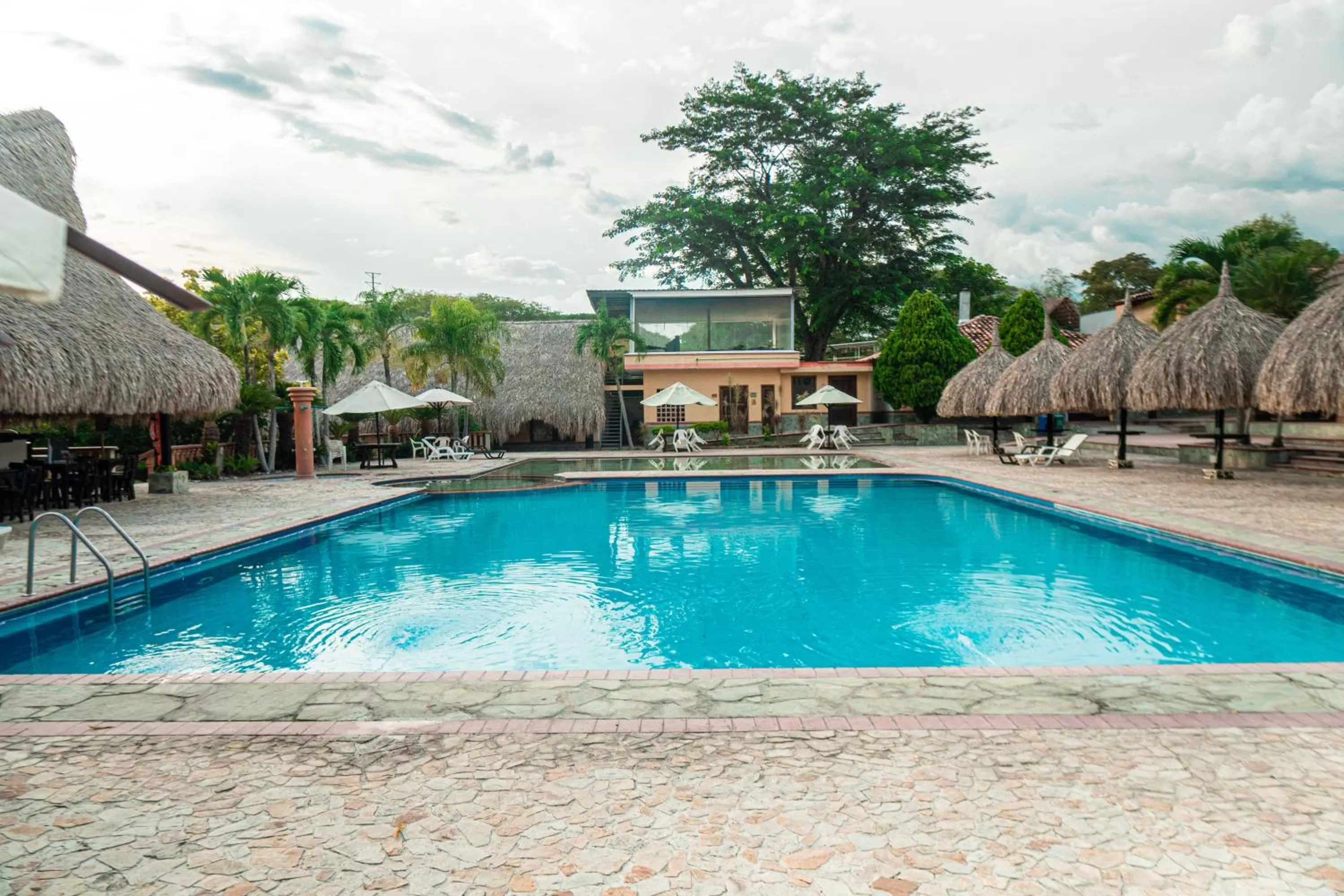 Pool view in Hotel Portón del Sol
