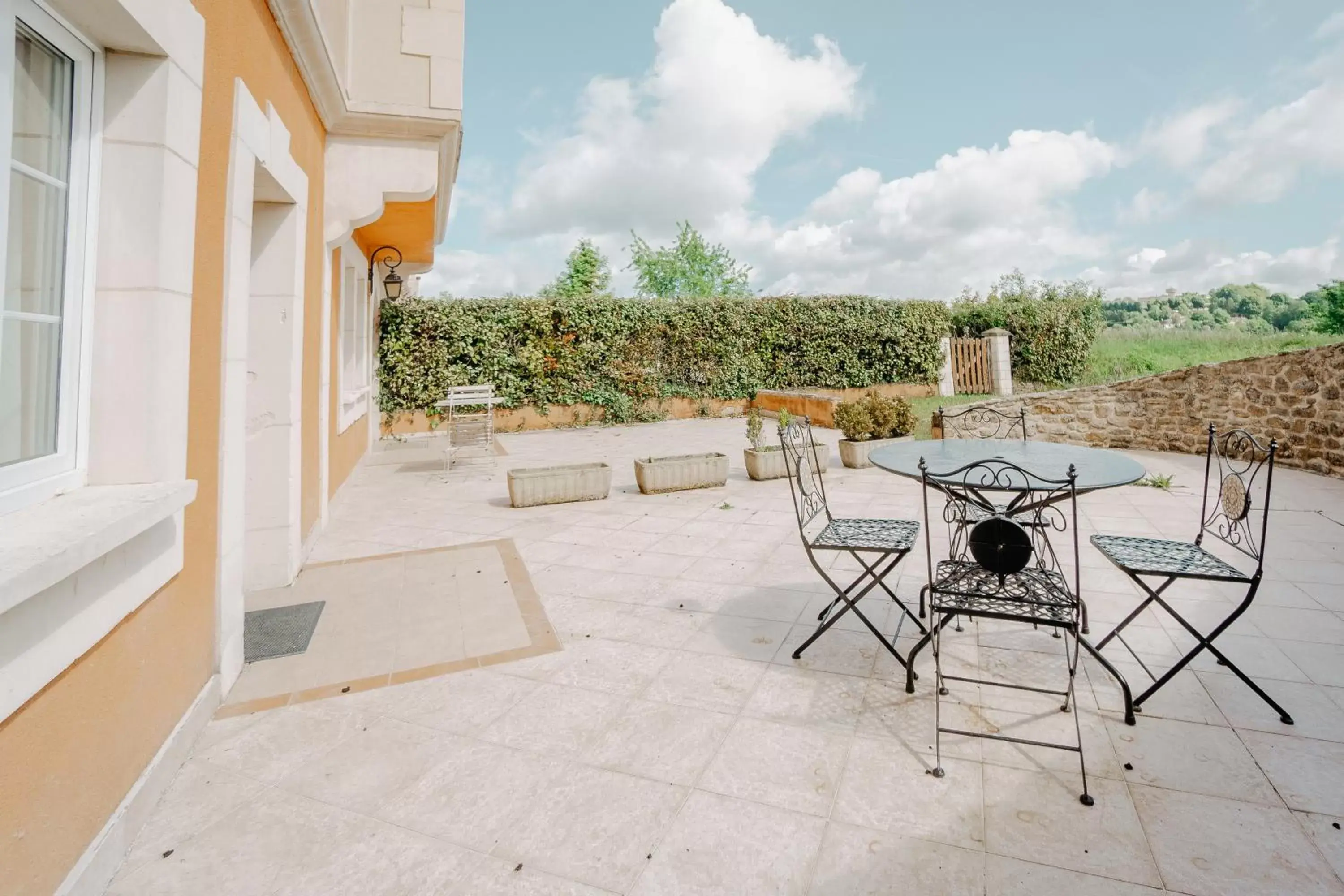 Balcony/Terrace in Hôtel Résidence Normandy Country Club by Popinns