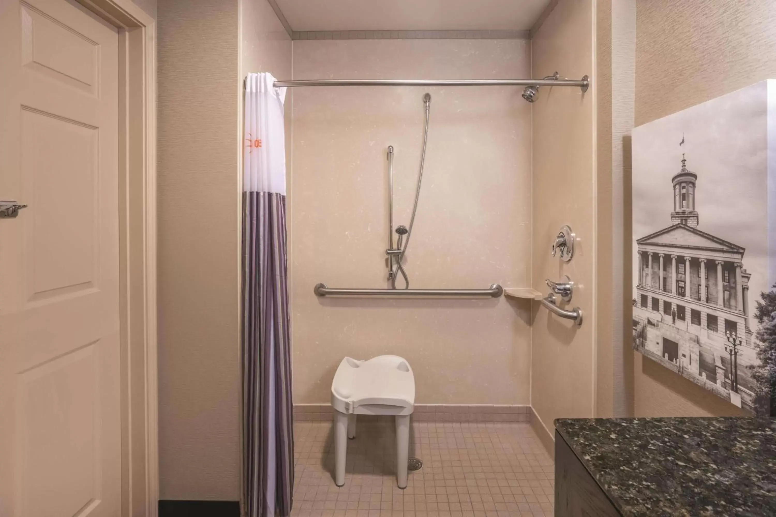 Bathroom in La Quinta by Wyndham Smyrna TN - Nashville