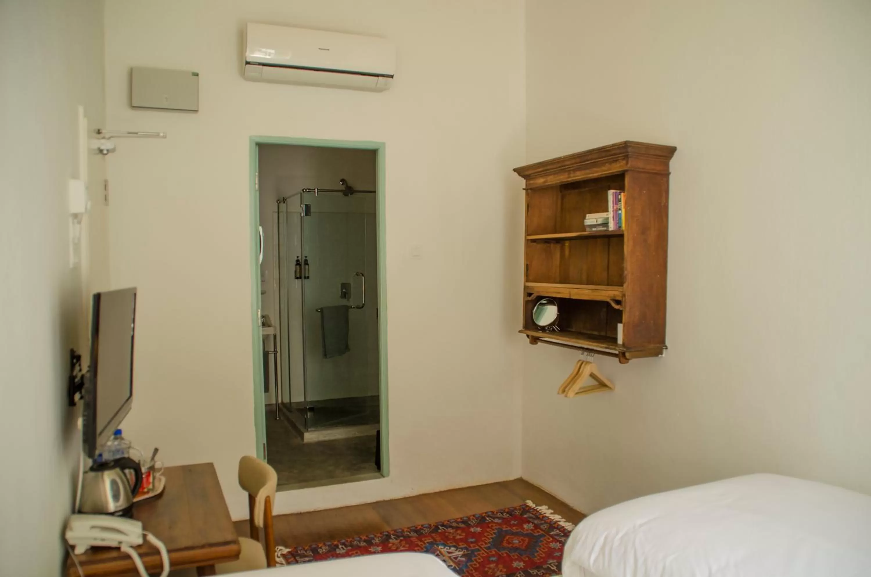 Bed in Ren I Tang Heritage Inn