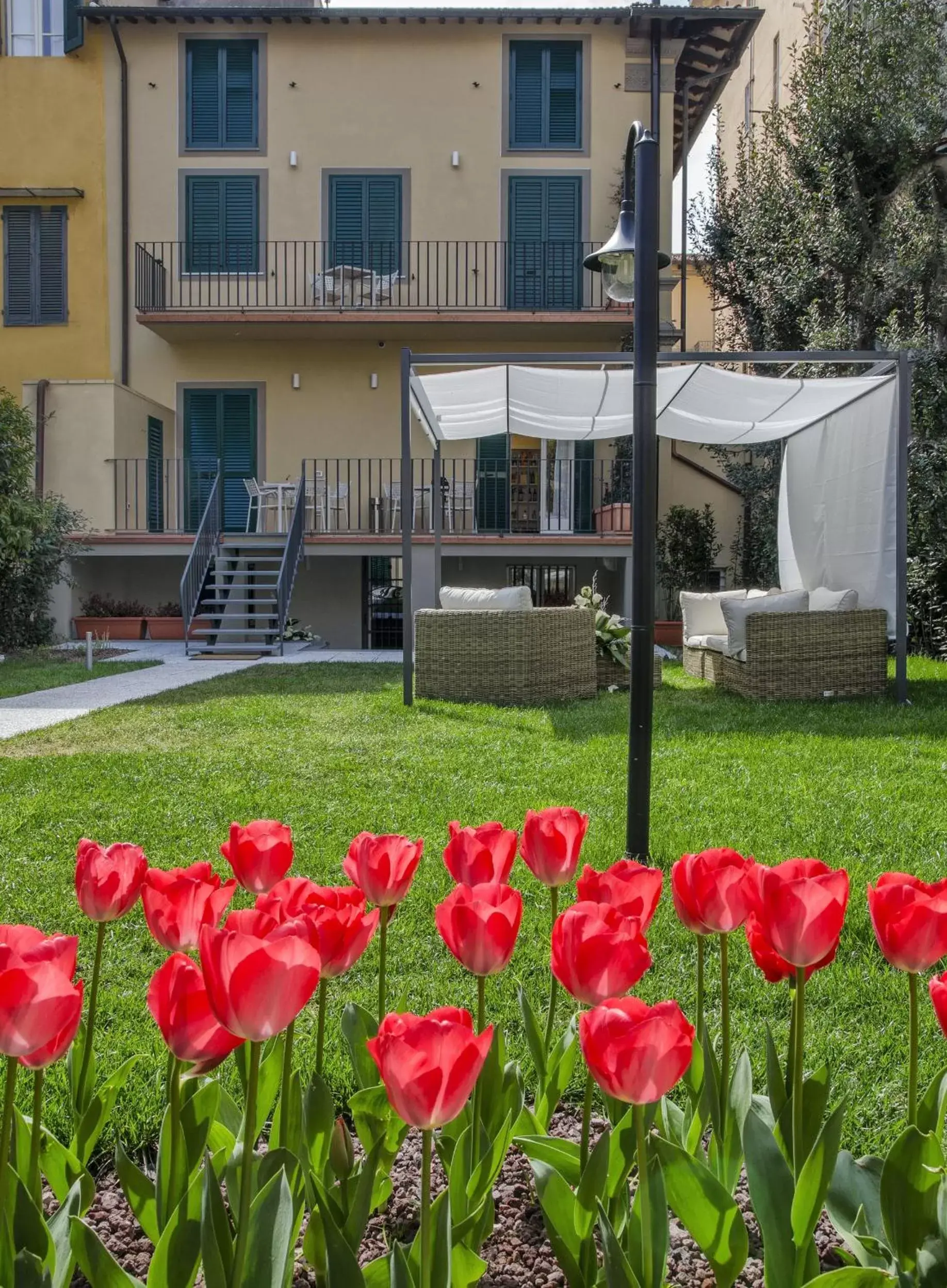 Garden, Property Building in Palazzo Cini Luxury Rooms in Pisa