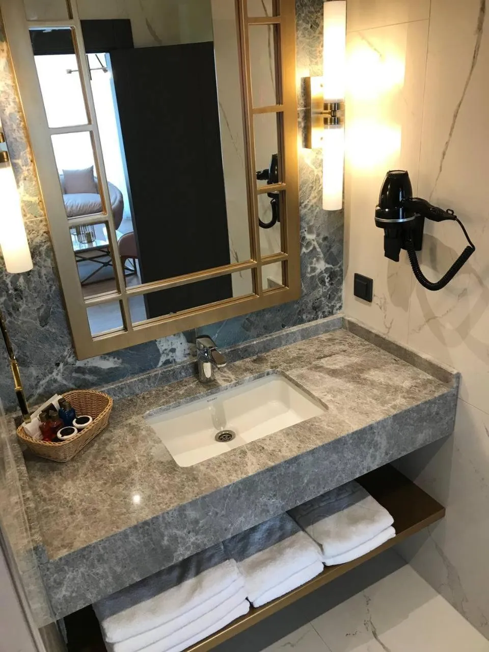 Bathroom in Esila Hotel