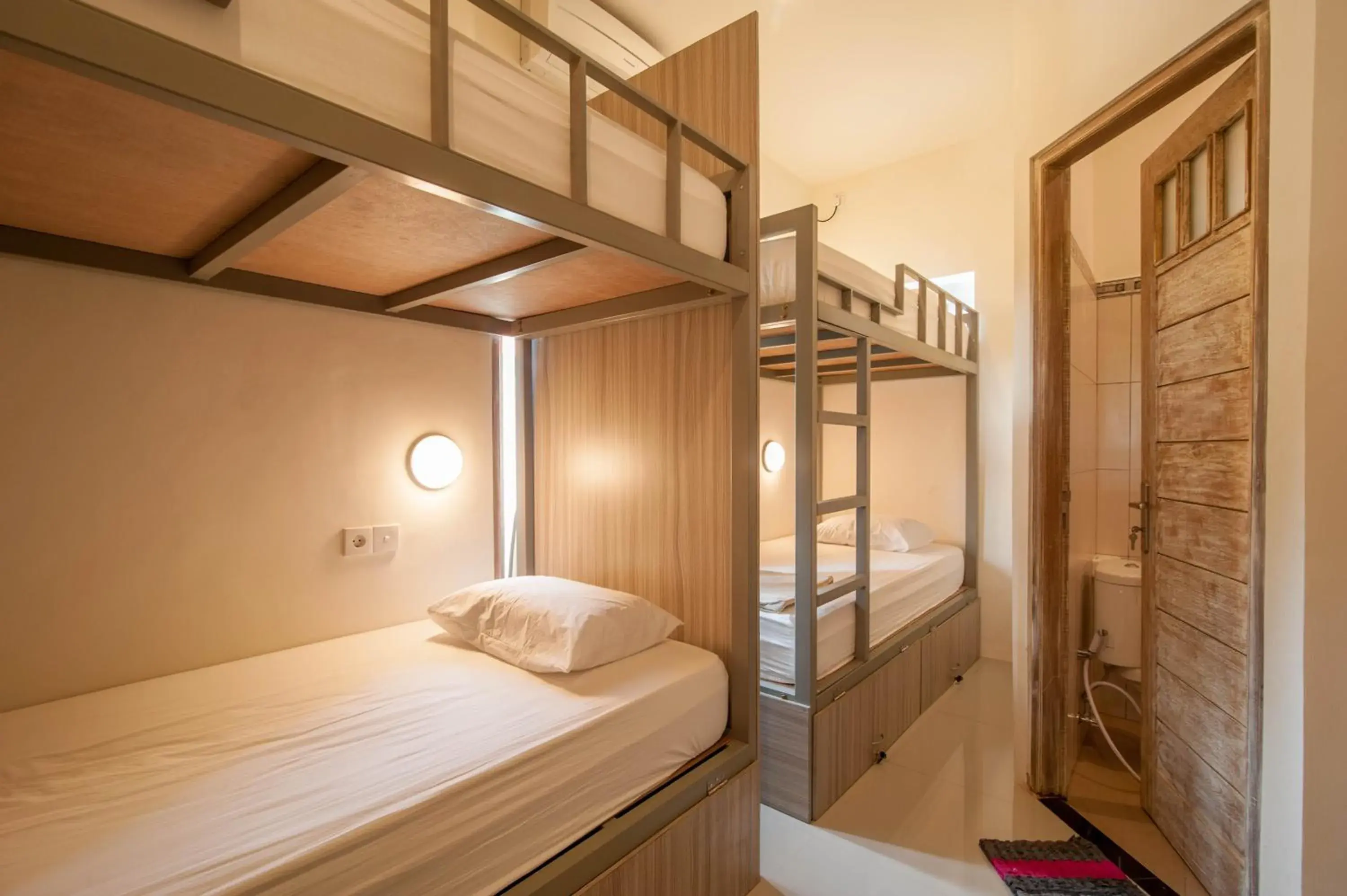 Bedroom, Bunk Bed in Kememai Hostel