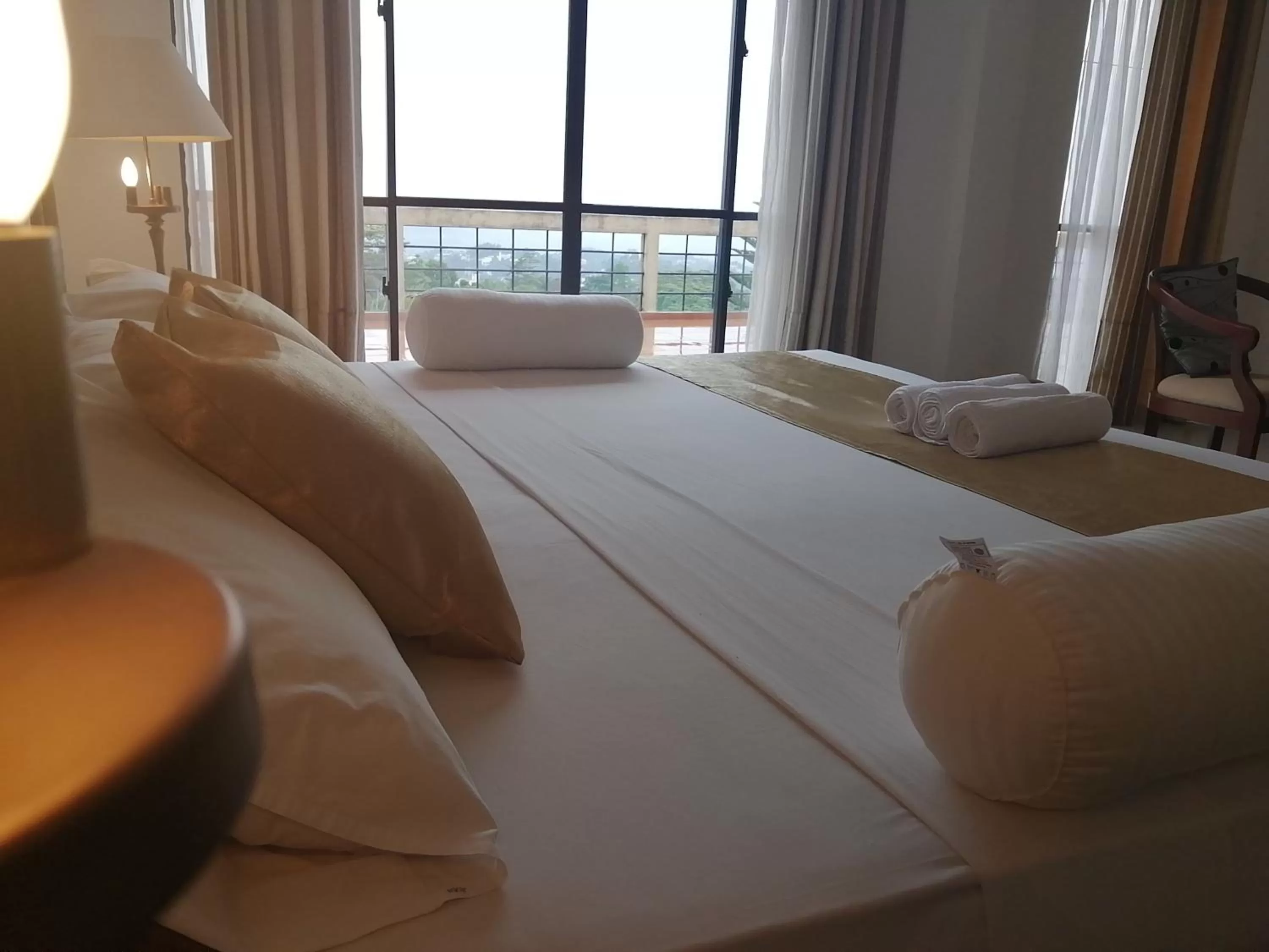 Bed in Kandy Unique Hotel