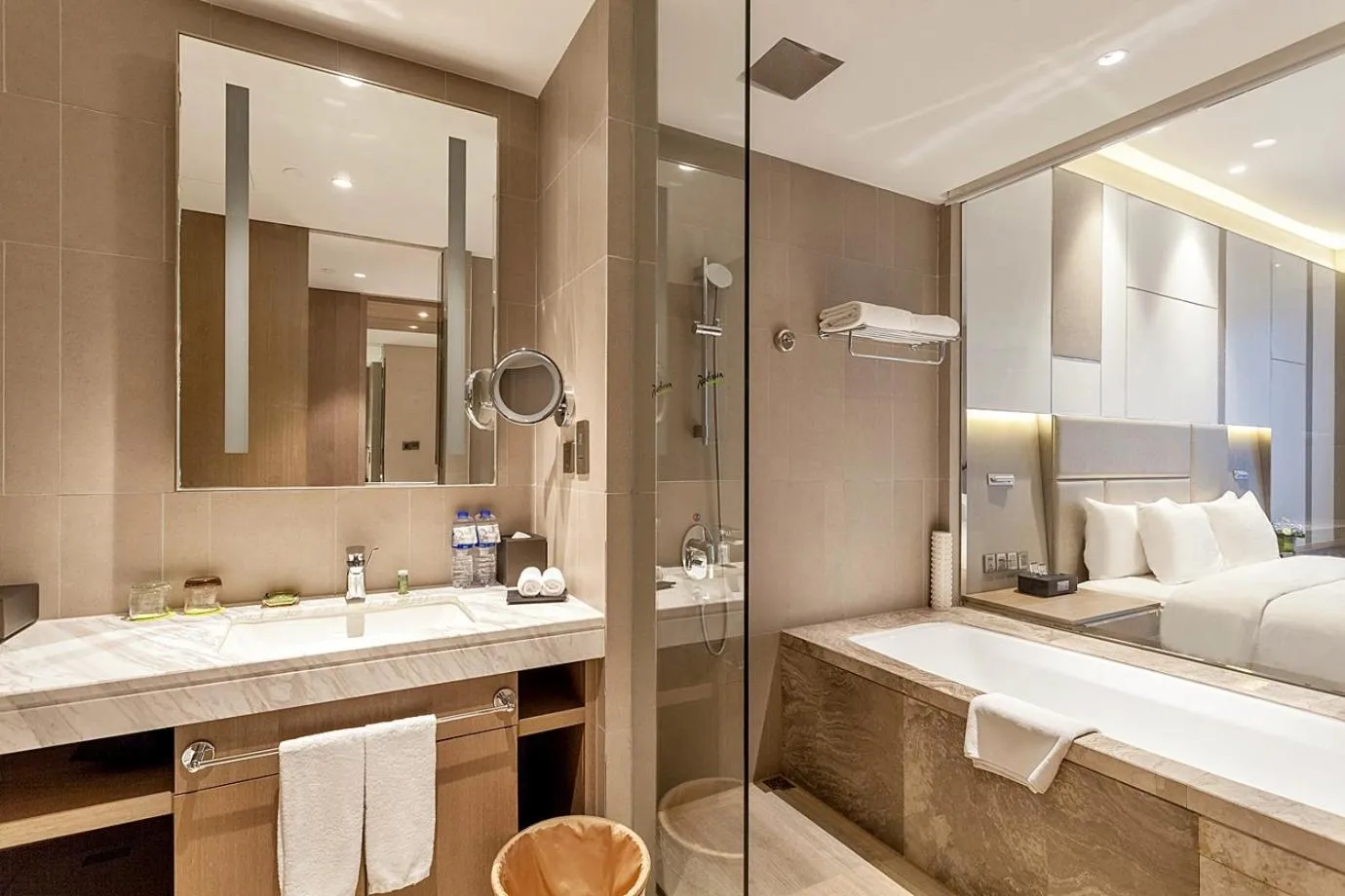 Bathroom in Radisson Exhibition Center Shanghai