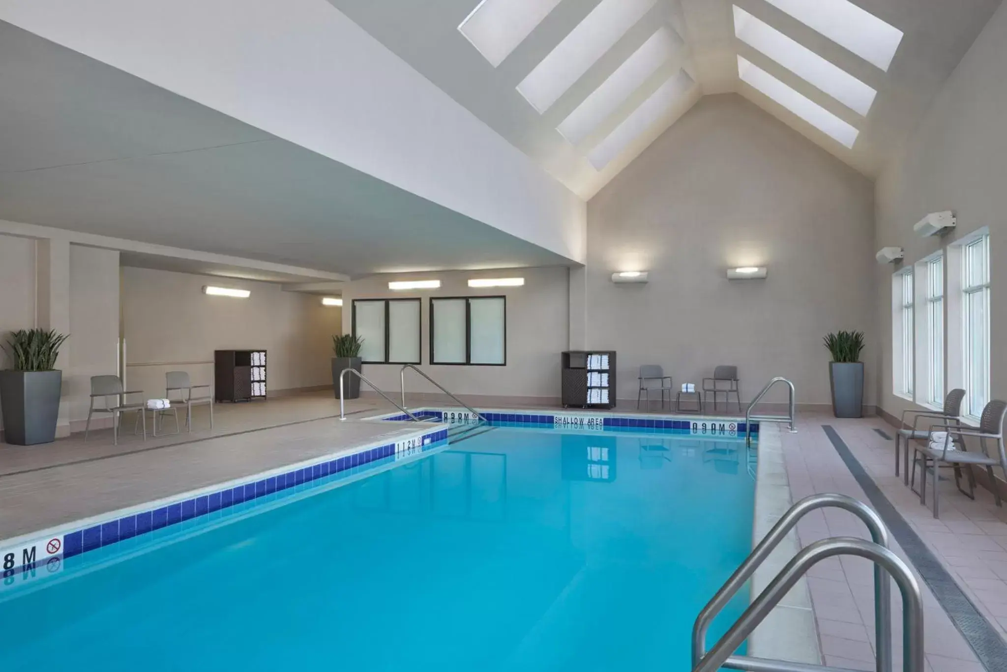 Swimming Pool in Residence Inn by Marriott Toronto Airport
