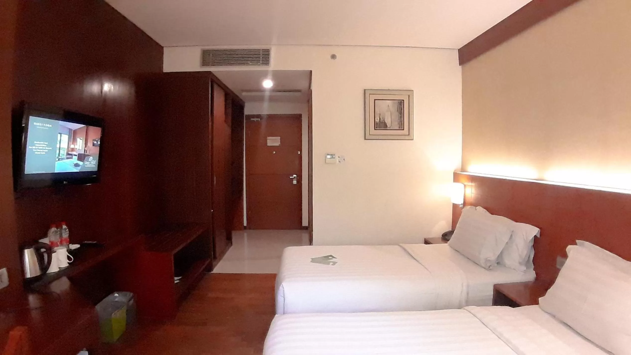 Bedroom, Bed in Oak Tree Emerald Hotel & Coventions Semarang