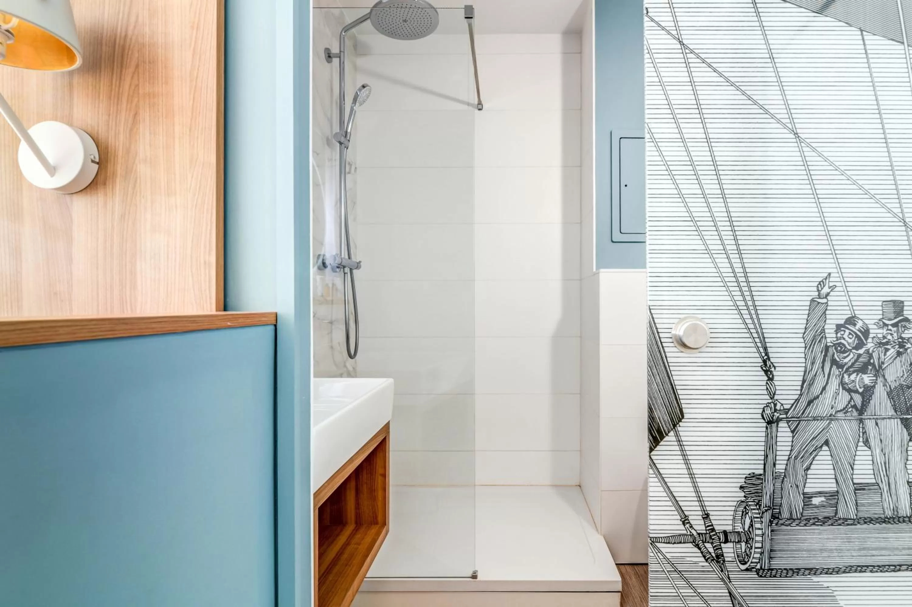 Bathroom in Hôtel Jules Verne Biarritz