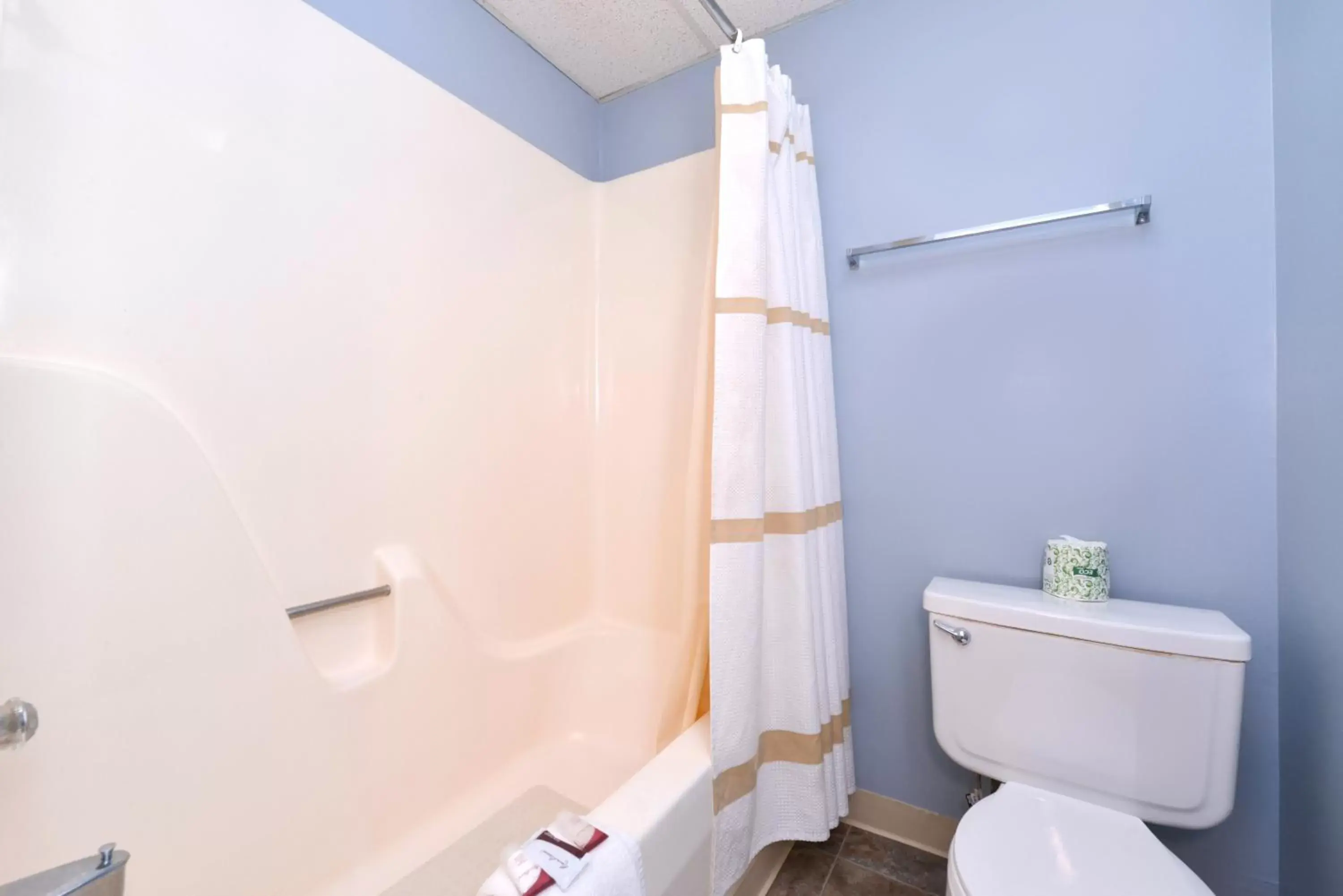 Bathroom in Americas Best Value Inn & Suites Branson - Near The Strip